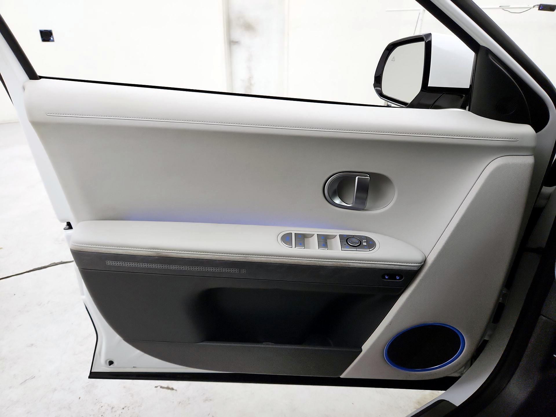 Thumbnail: 2022 Hyundai Ioniq 5 - 12