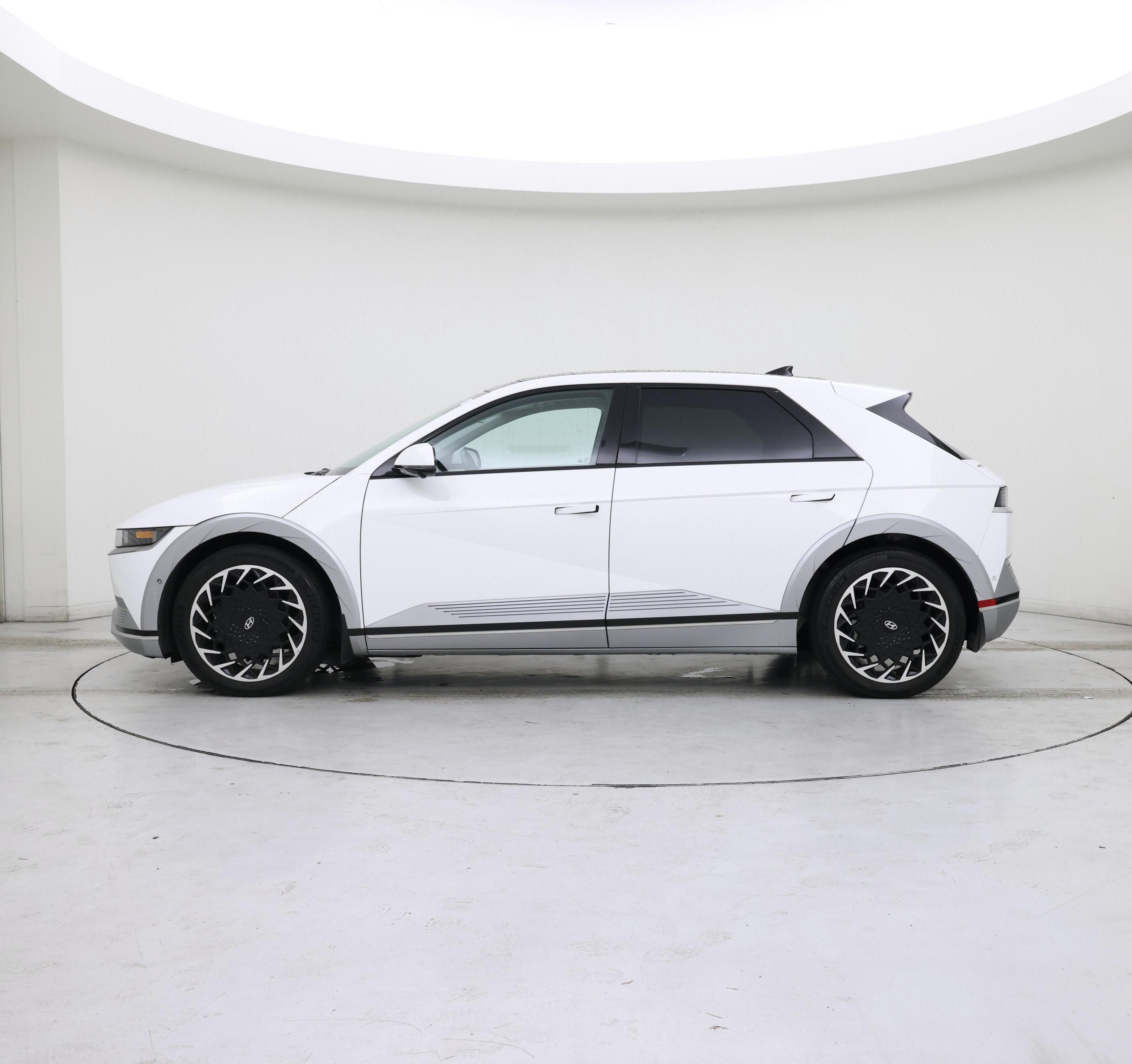 Thumbnail: 2022 Hyundai Ioniq 5 - 3