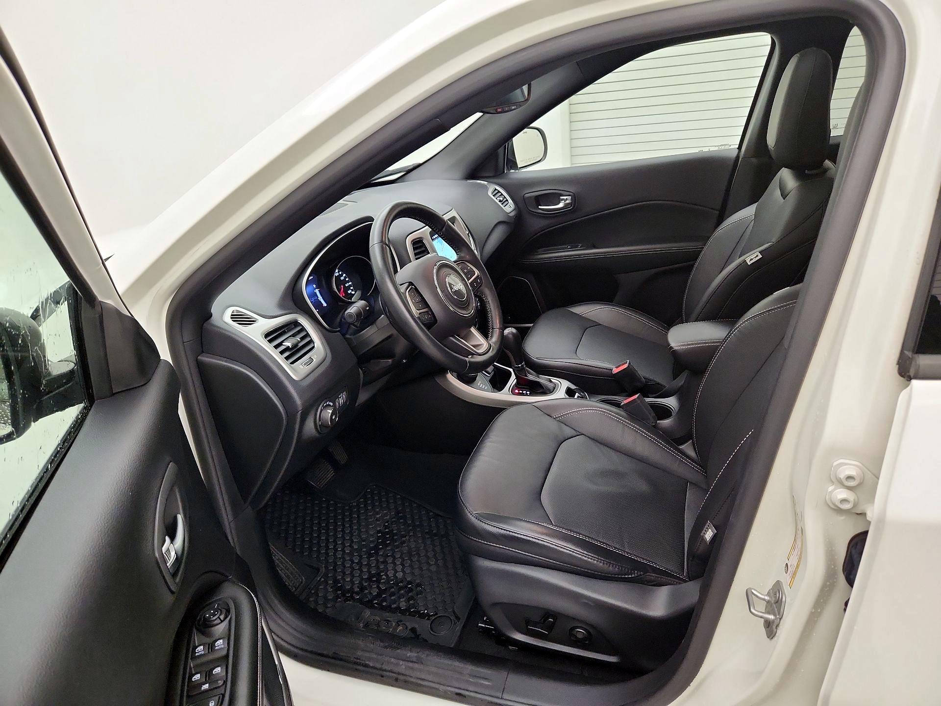 Thumbnail: 2021 Jeep Compass - 11