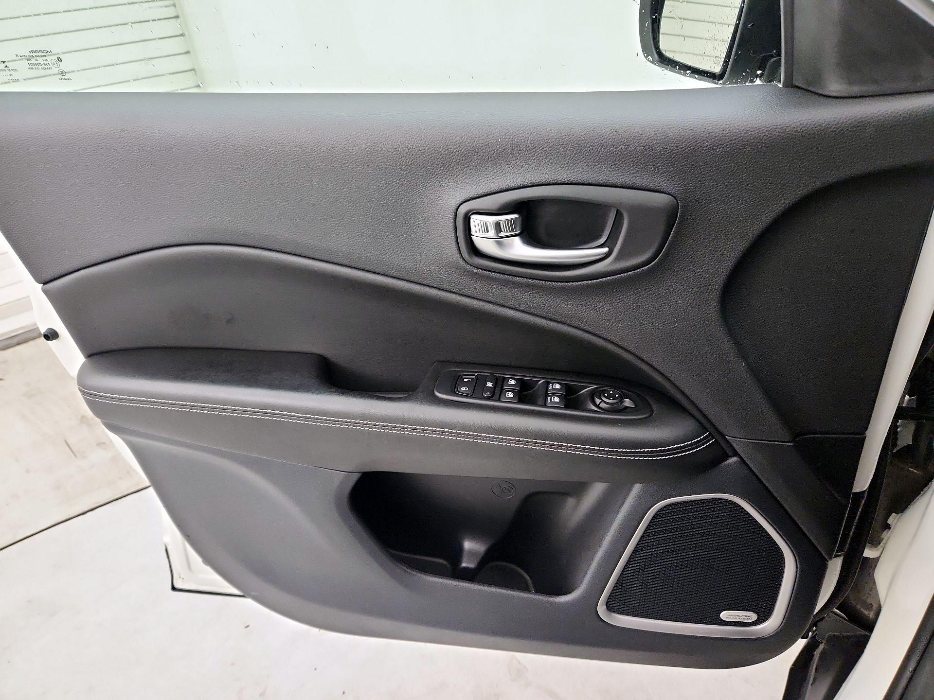 Thumbnail: 2021 Jeep Compass - 12