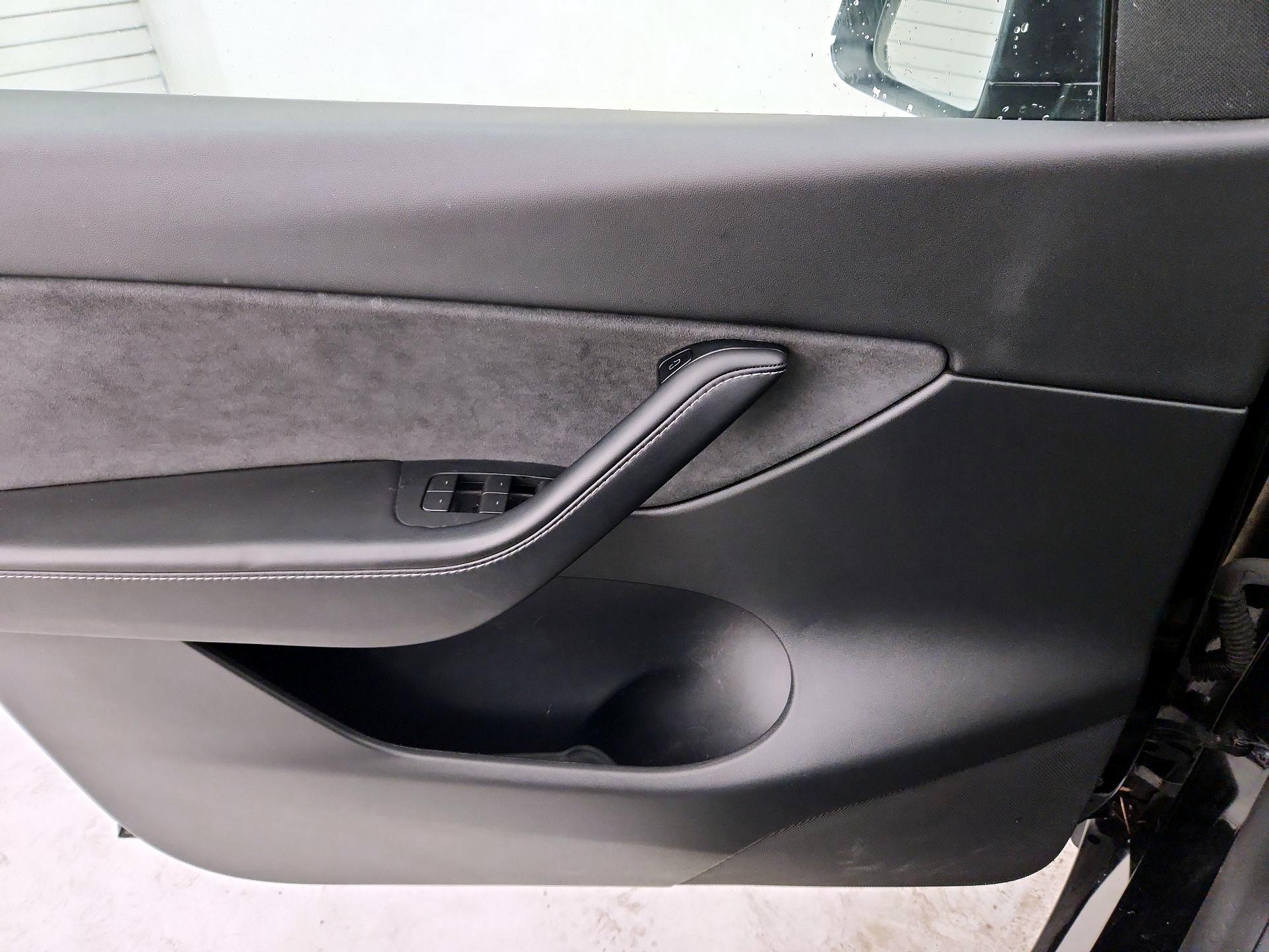 Thumbnail: 2021 Tesla Model Y - 12