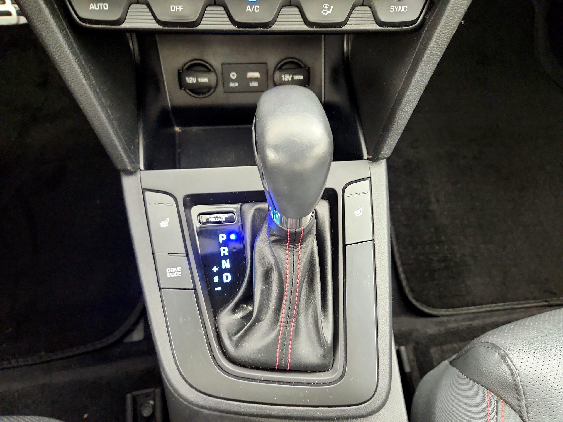 Thumbnail: 2020 Hyundai Elantra - 17
