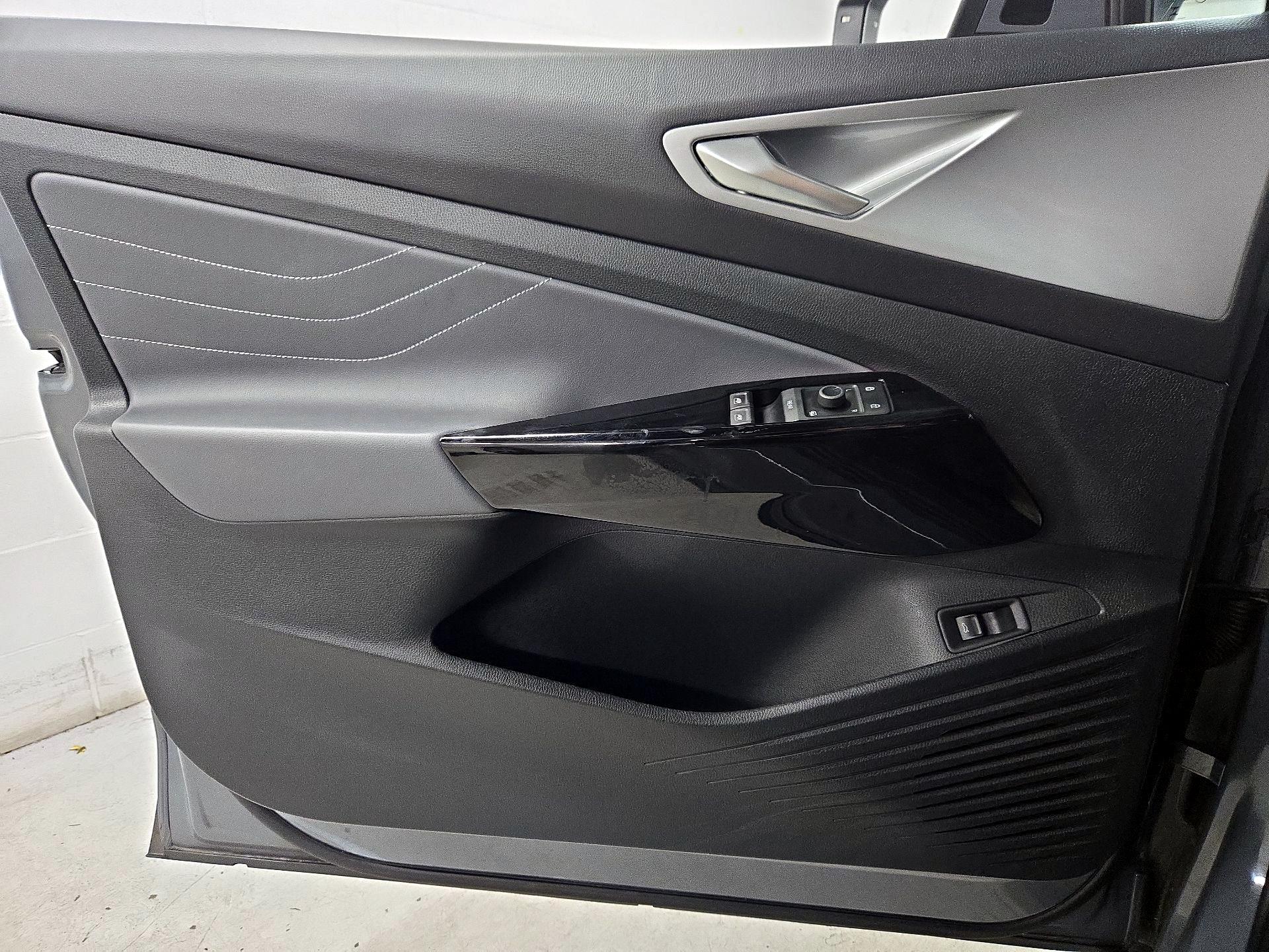 Thumbnail: 2023 Volkswagen ID.4 - 12