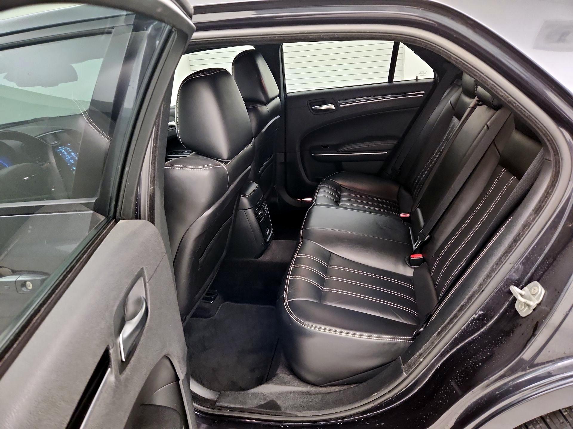 Thumbnail: 2019 Chrysler 300 - 19