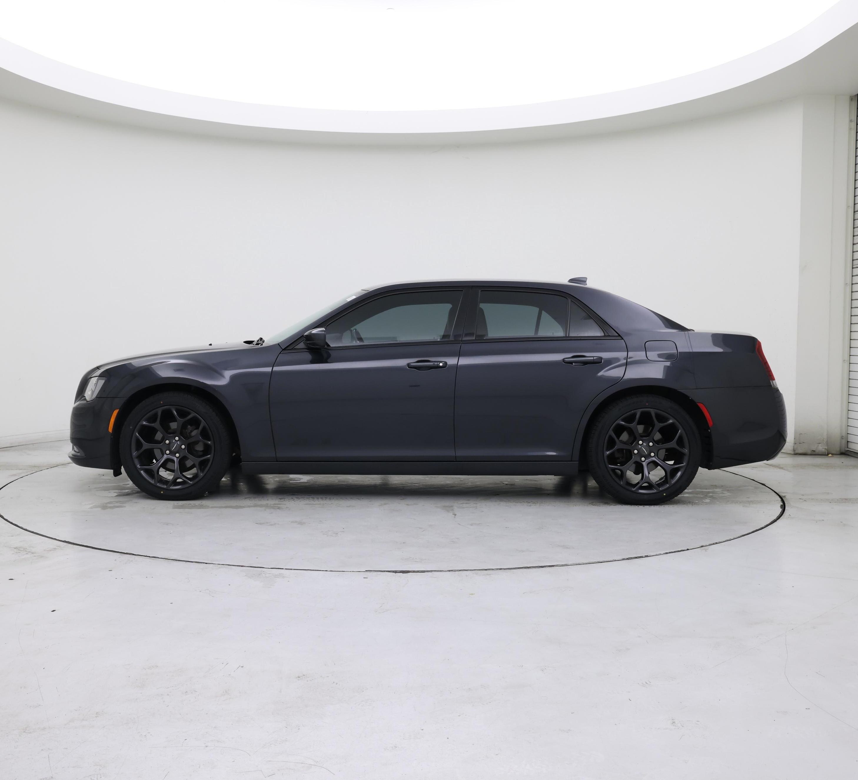 Thumbnail: 2019 Chrysler 300 - 3