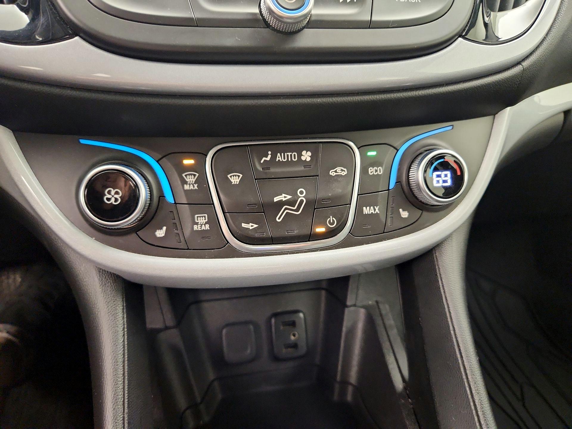Thumbnail: 2017 Chevrolet Volt - 16