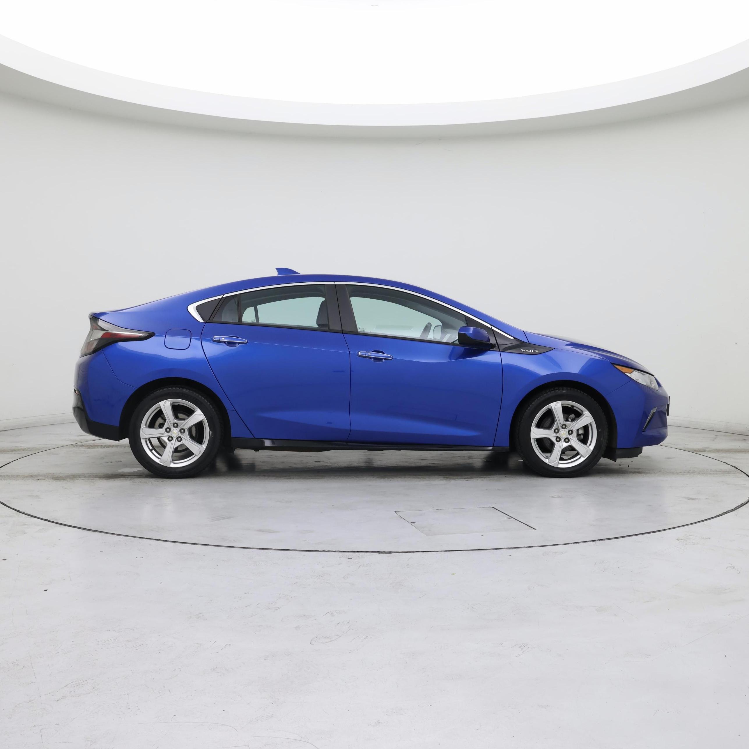 Thumbnail: 2017 Chevrolet Volt - 7