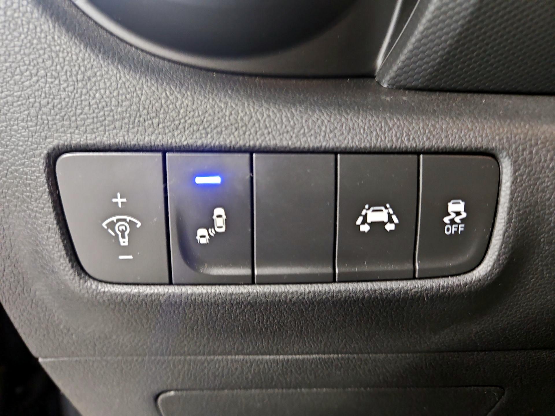 Thumbnail: 2021 Hyundai Kona - 13
