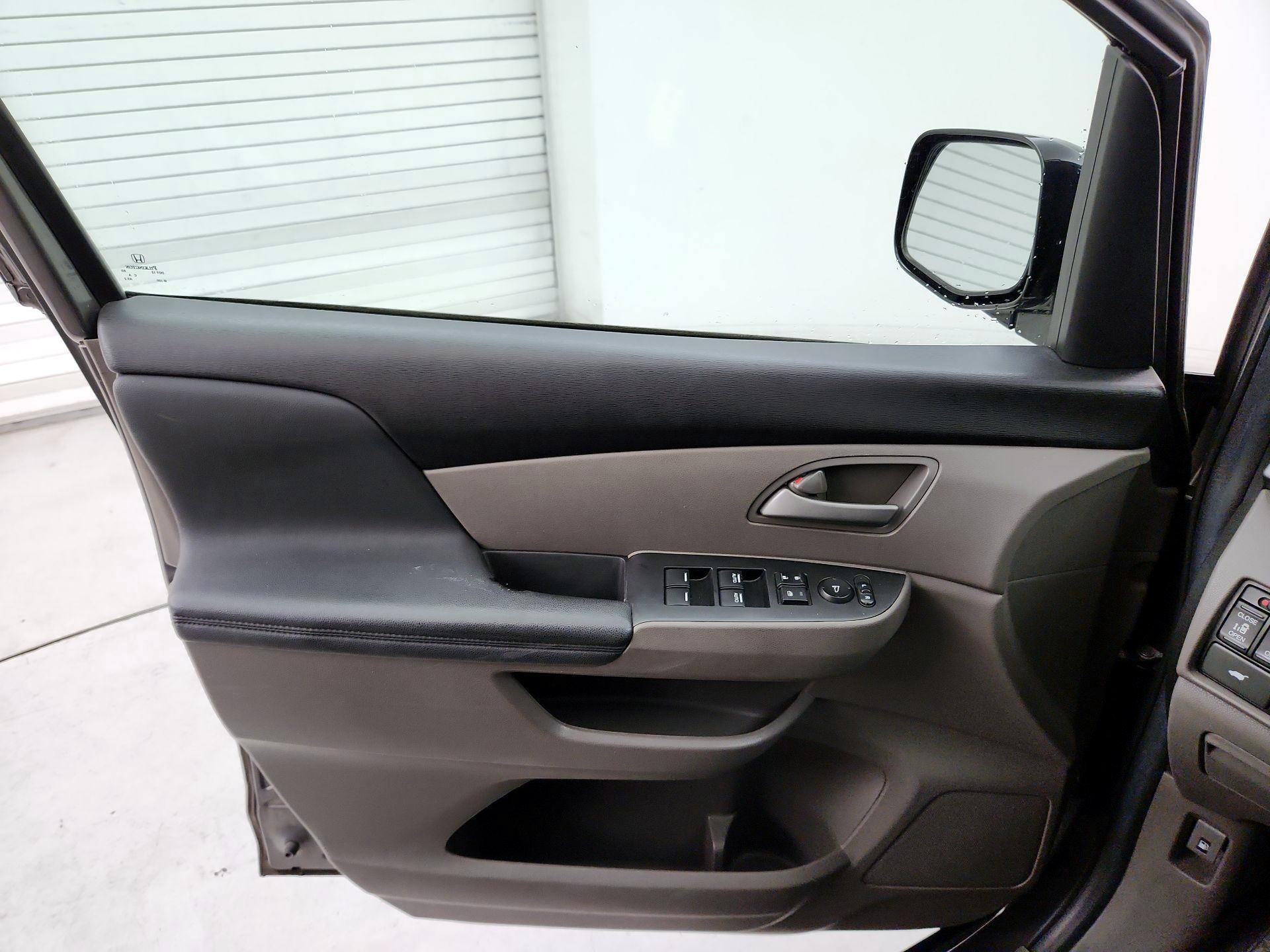 Thumbnail: 2013 Honda Odyssey - 12