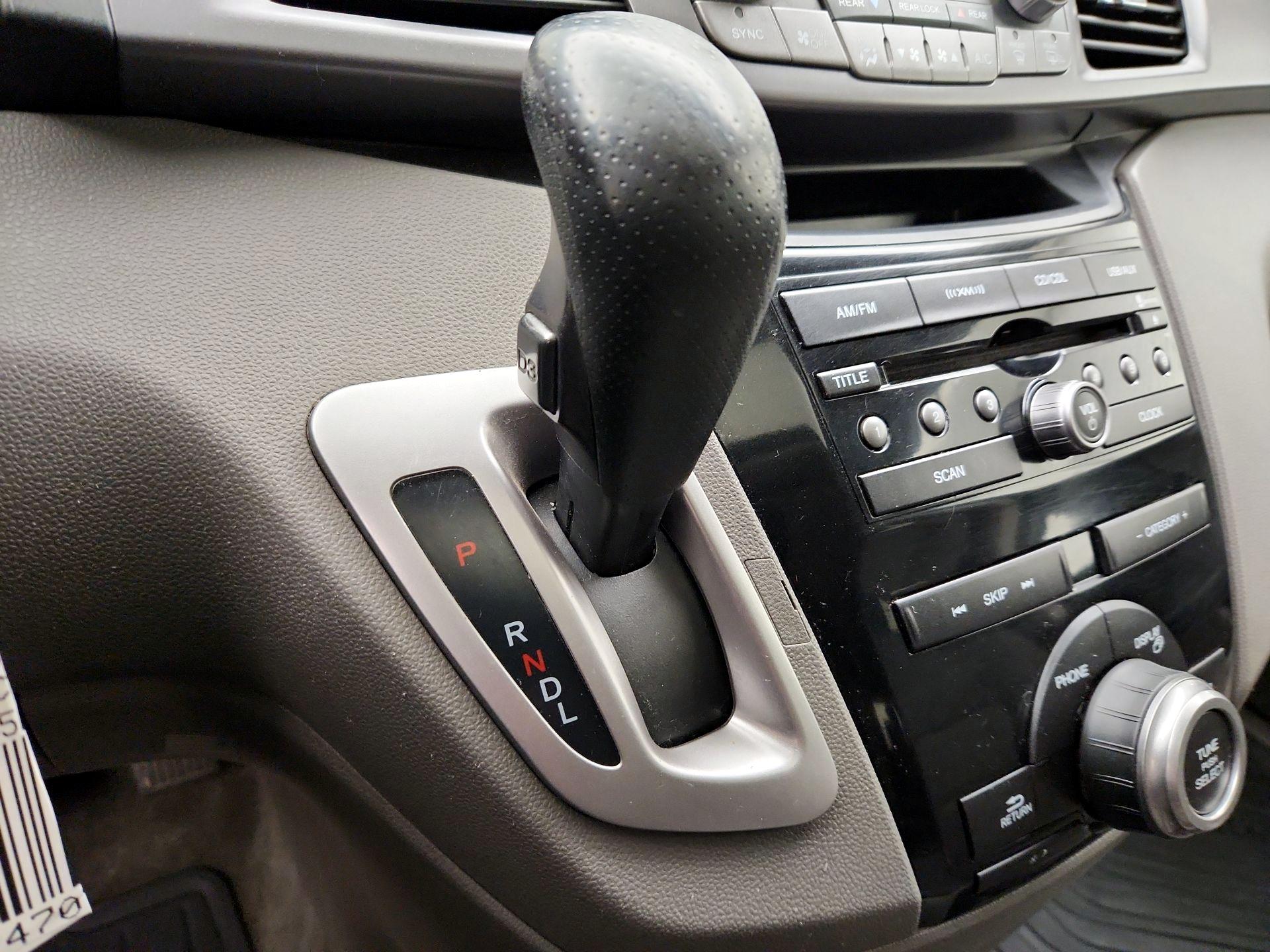 Thumbnail: 2013 Honda Odyssey - 17