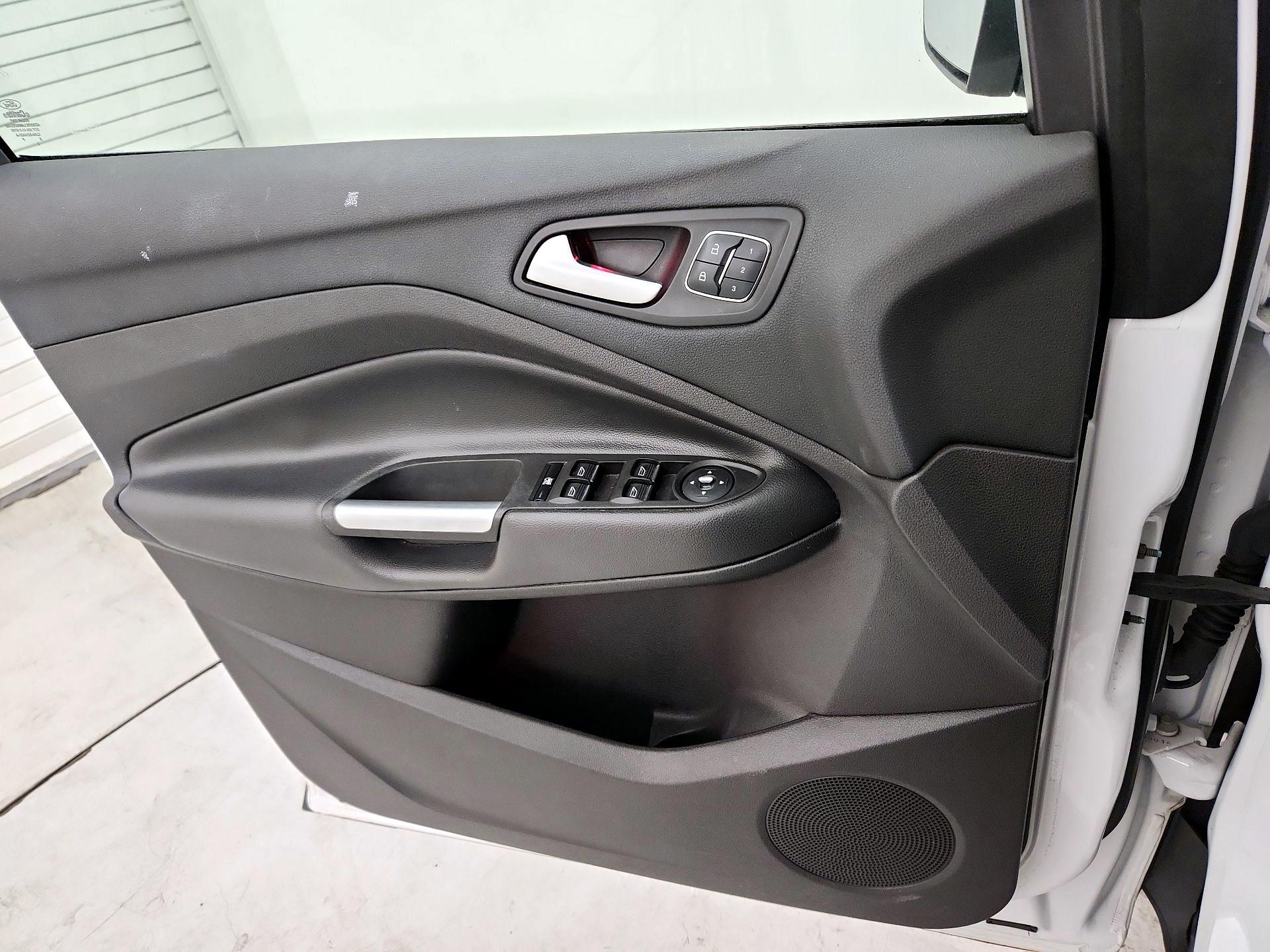 Thumbnail: 2016 Ford Escape - 12