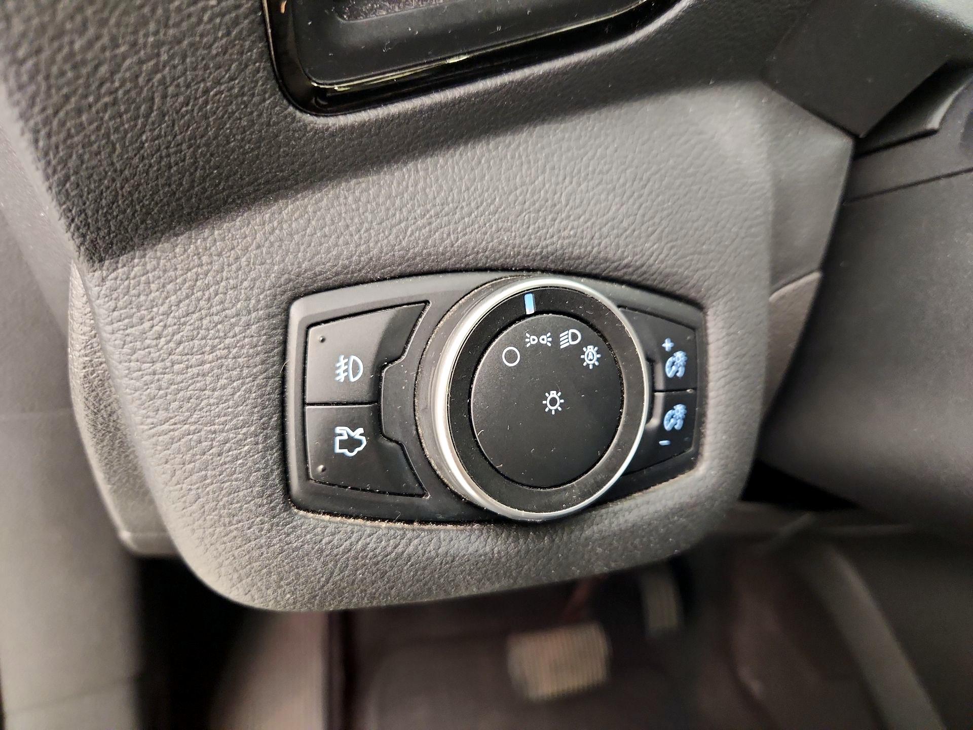 Thumbnail: 2016 Ford Escape - 13