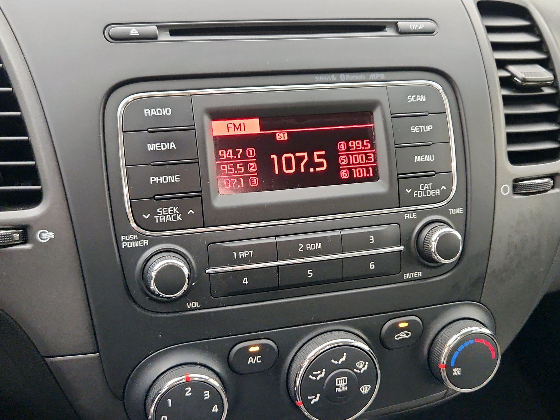 Thumbnail: 2015 Kia Forte - 14