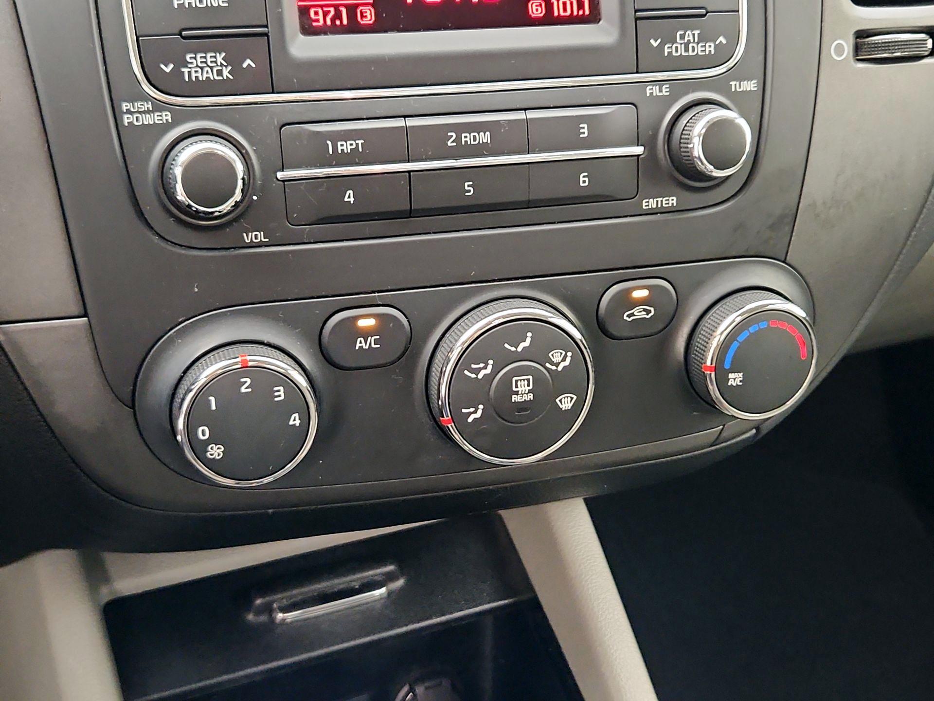 Thumbnail: 2015 Kia Forte - 15