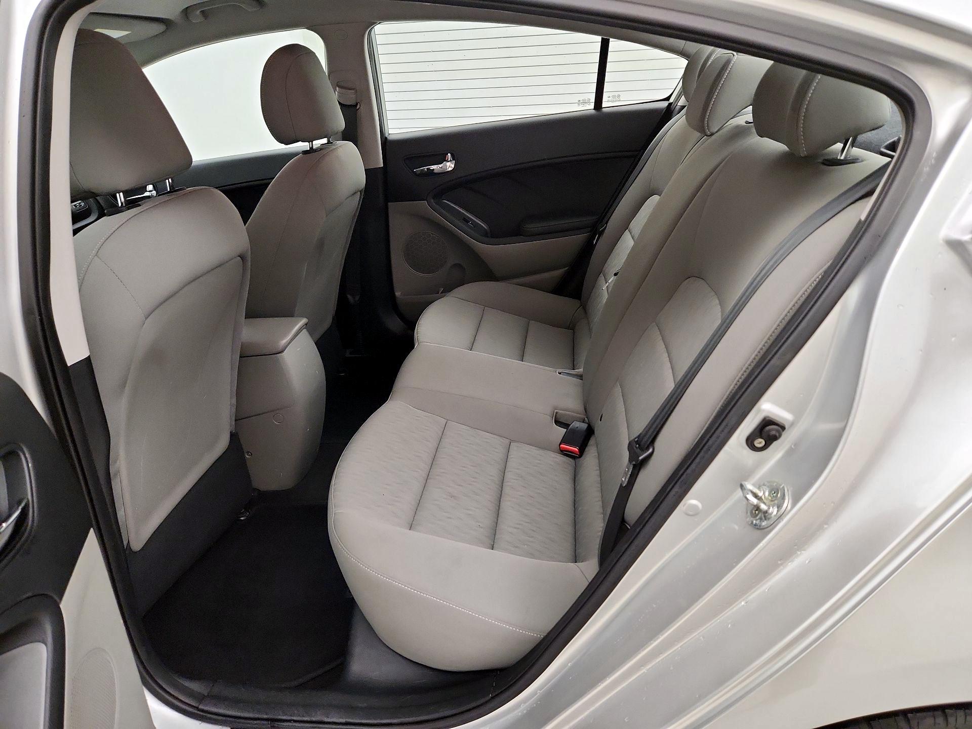 Thumbnail: 2015 Kia Forte - 18