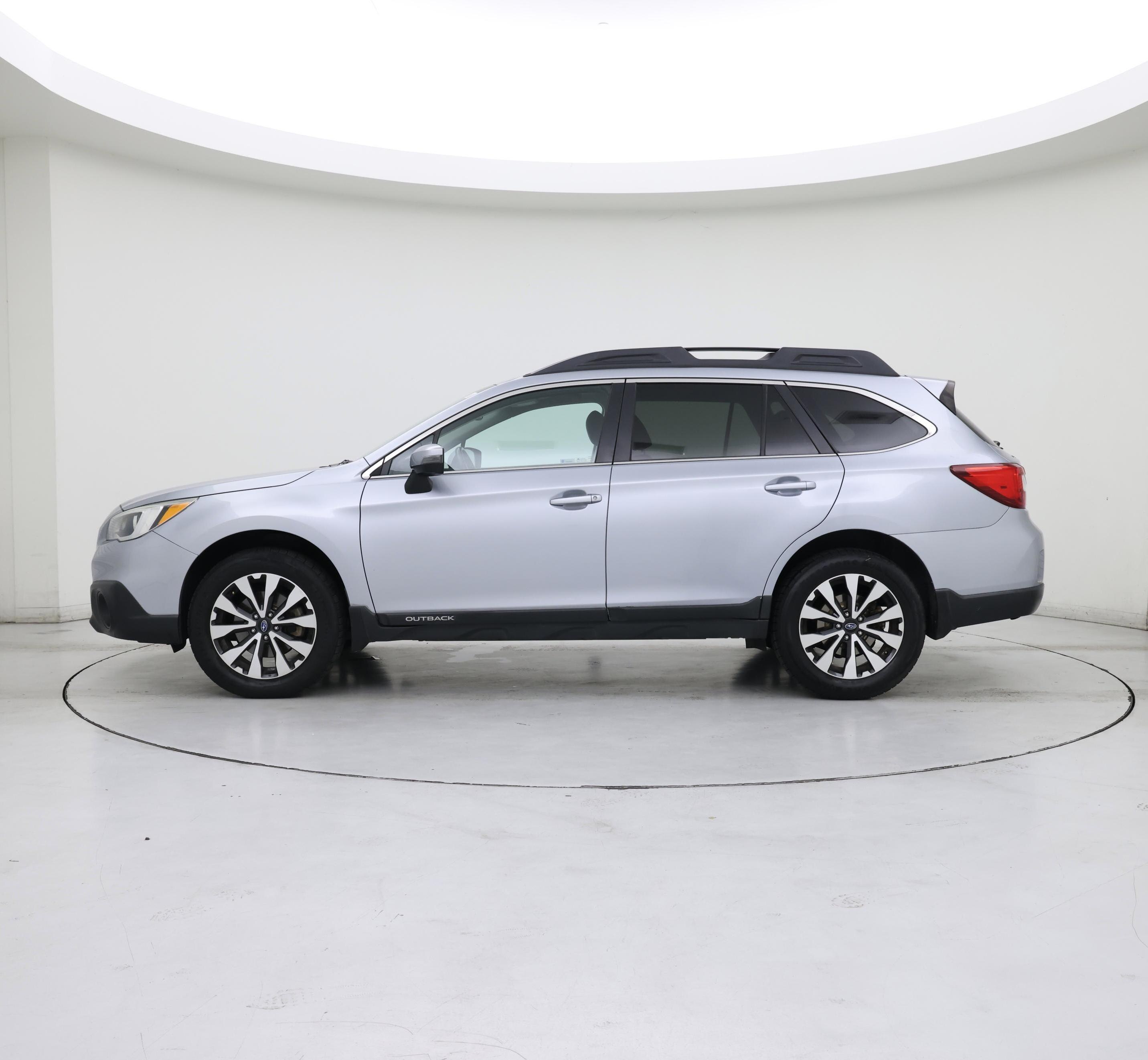 Thumbnail: 2015 Subaru Outback - 3