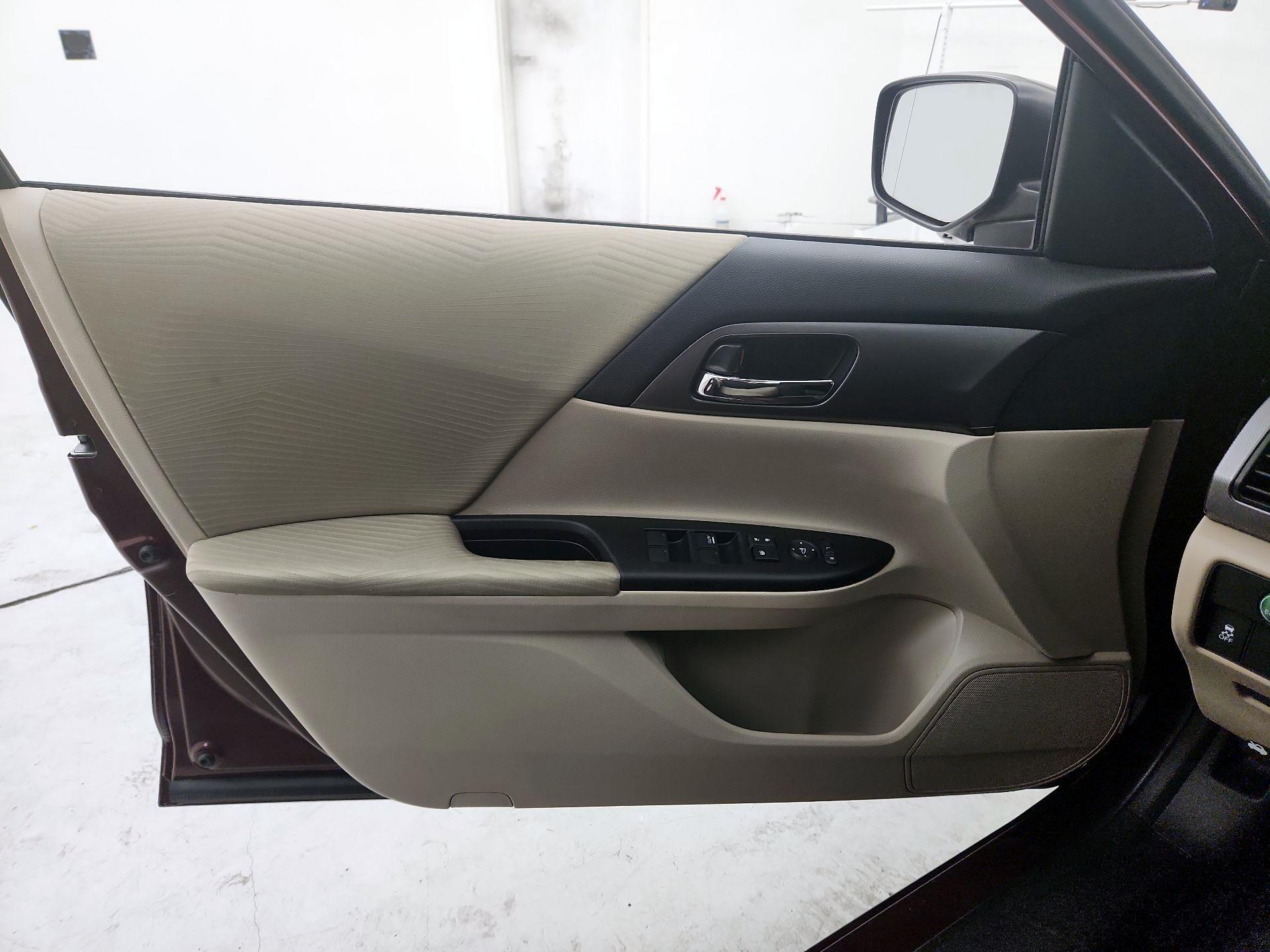 Thumbnail: 2015 Honda Accord - 12