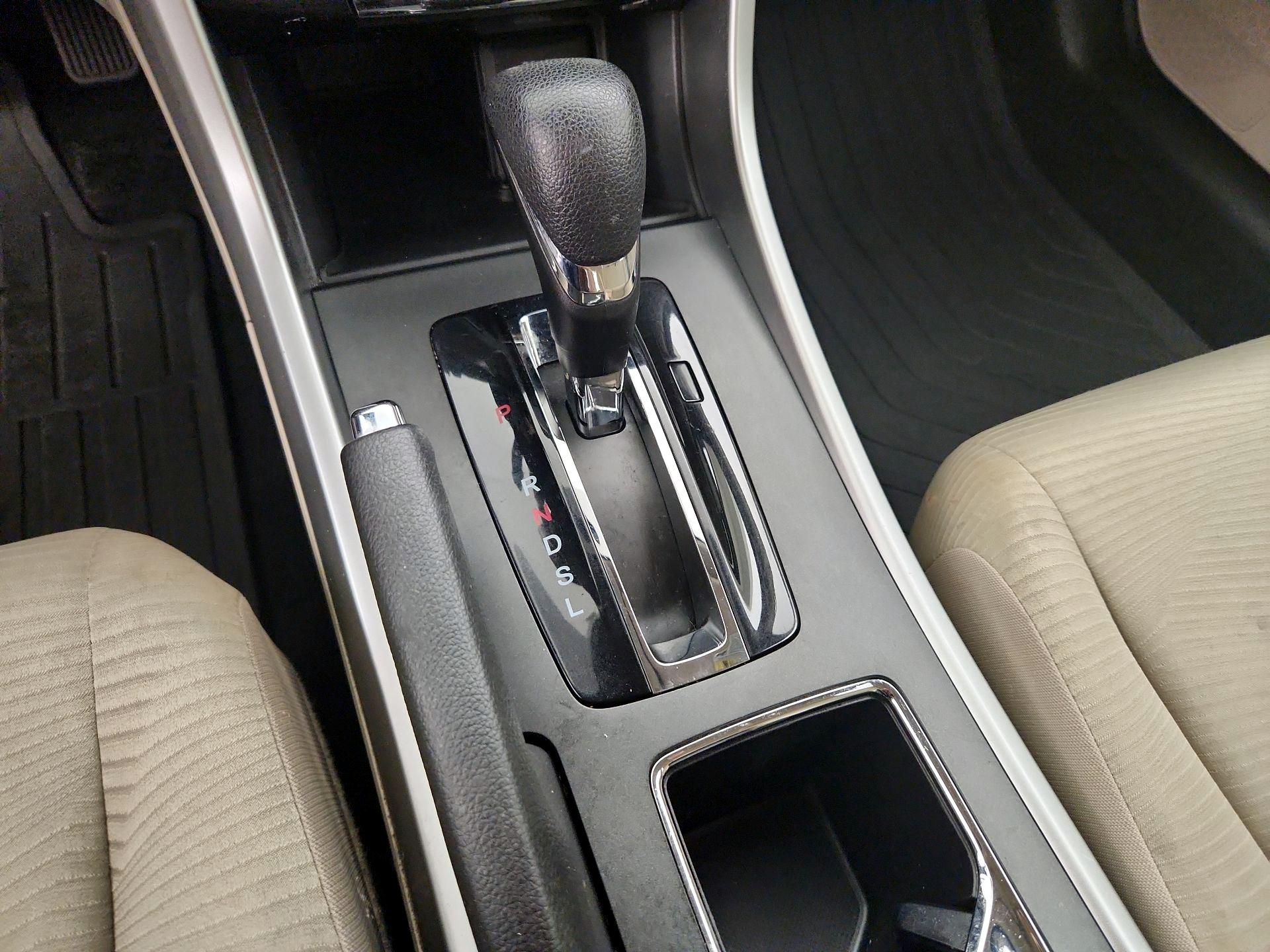 Thumbnail: 2015 Honda Accord - 17