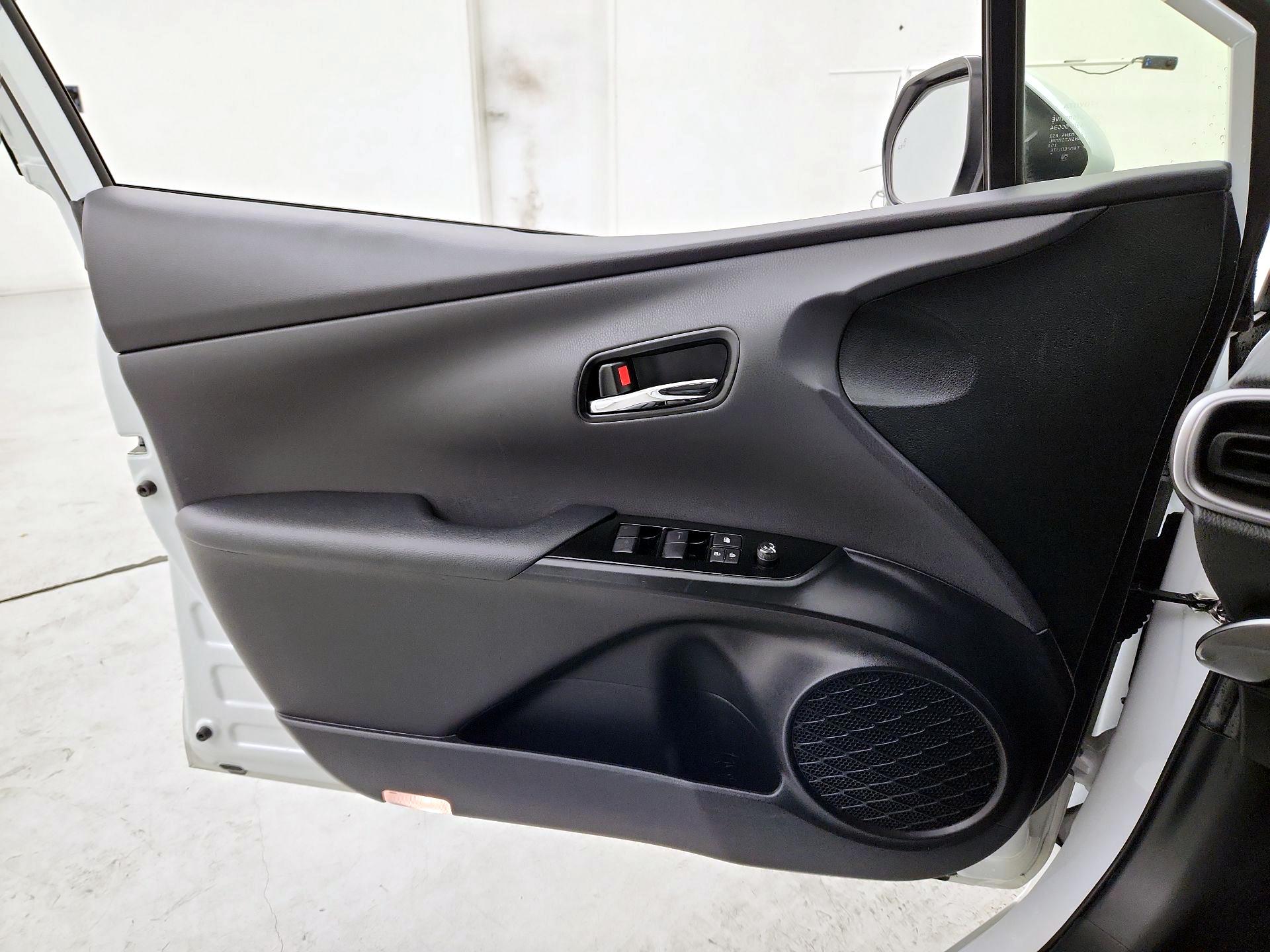 Thumbnail: 2021 Toyota Prius Prime - 12