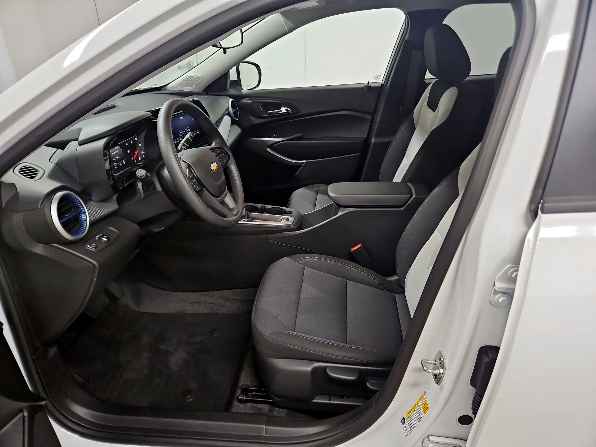 Thumbnail: 2024 Chevrolet Trax - 11