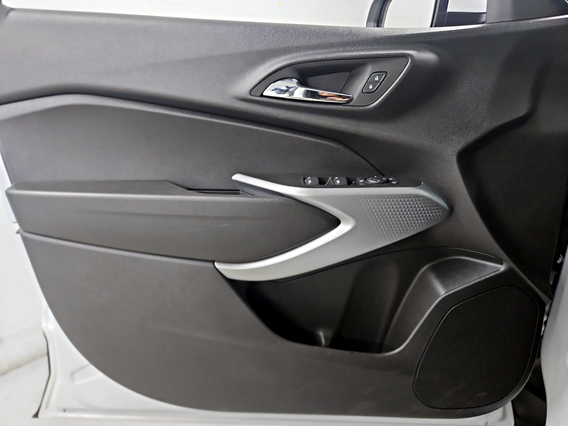 Thumbnail: 2024 Chevrolet Trax - 12