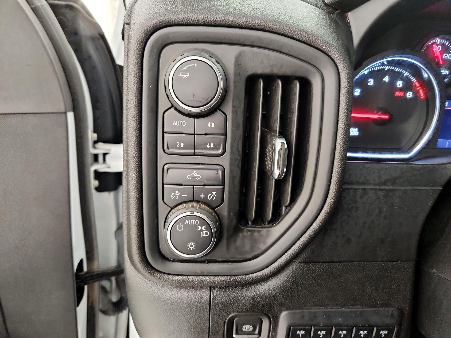 Thumbnail: 2021 Chevrolet Silverado 2500 - 13