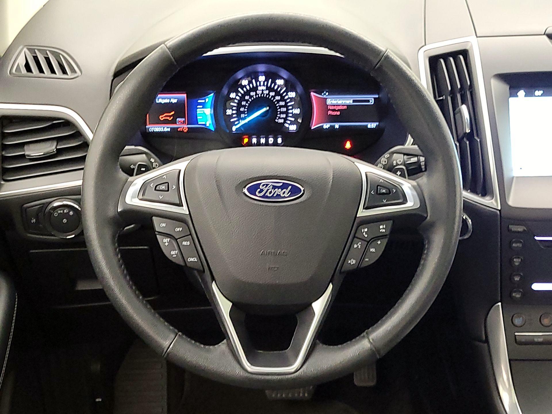 Thumbnail: 2017 Ford Edge - 10