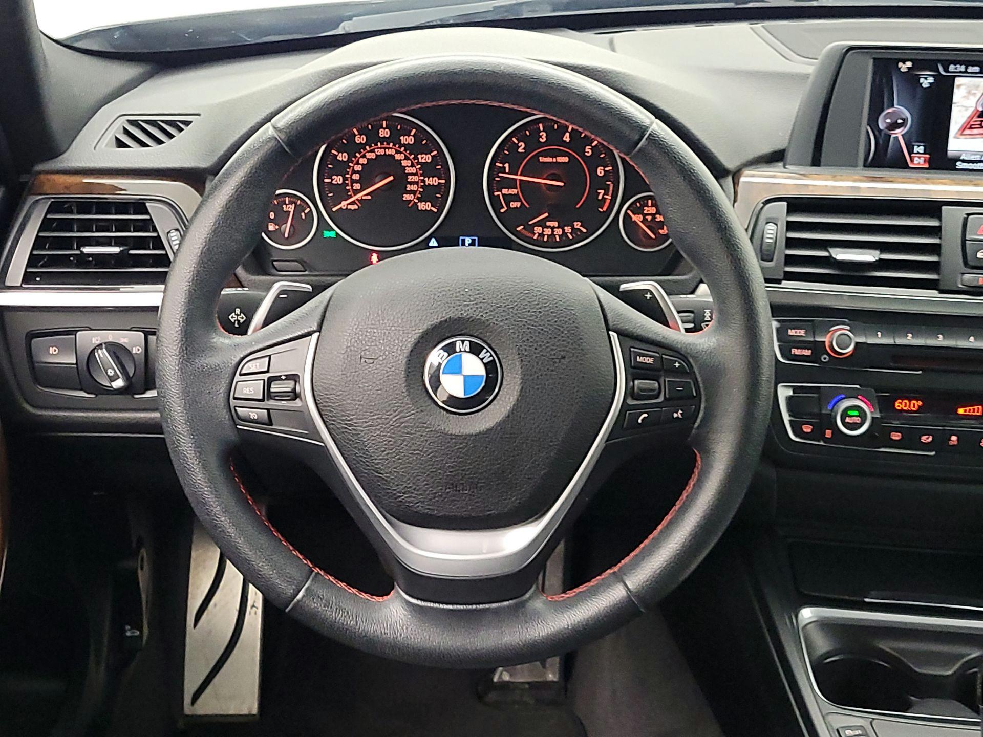 Thumbnail: 2015 BMW 3 Series - 10