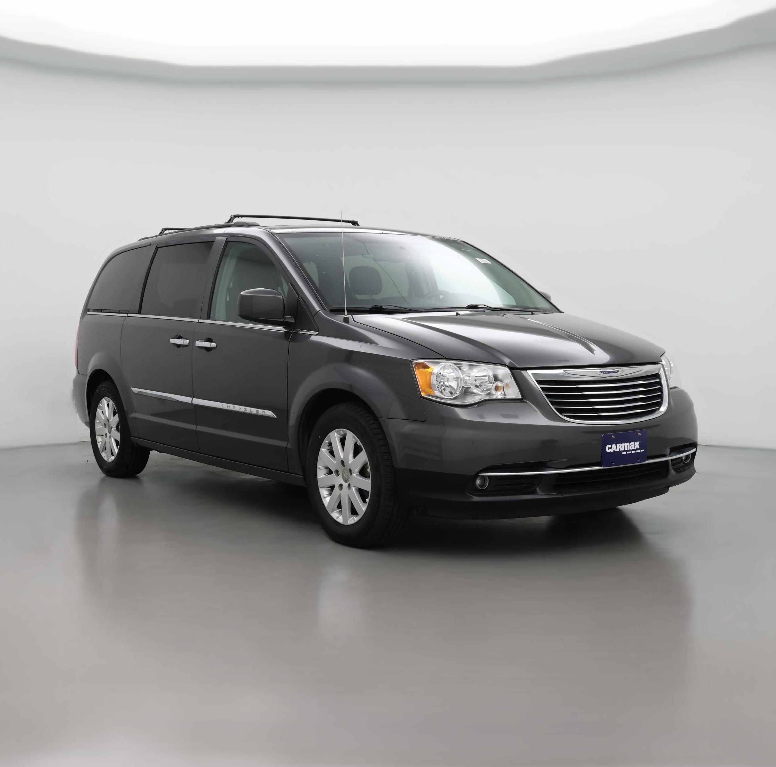 Thumbnail: 2016 Chrysler Town & Country - 1