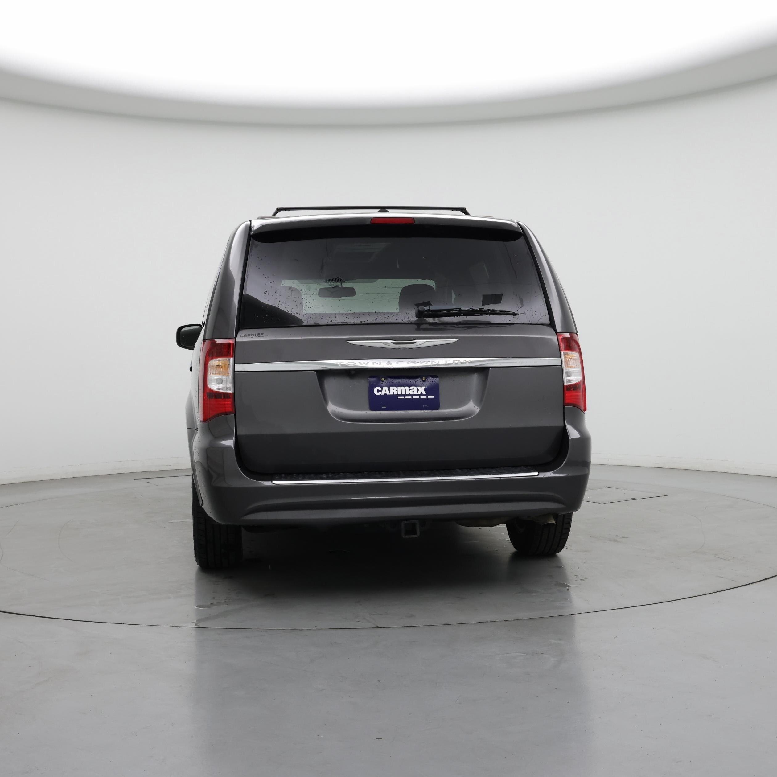 Thumbnail: 2016 Chrysler Town & Country - 6