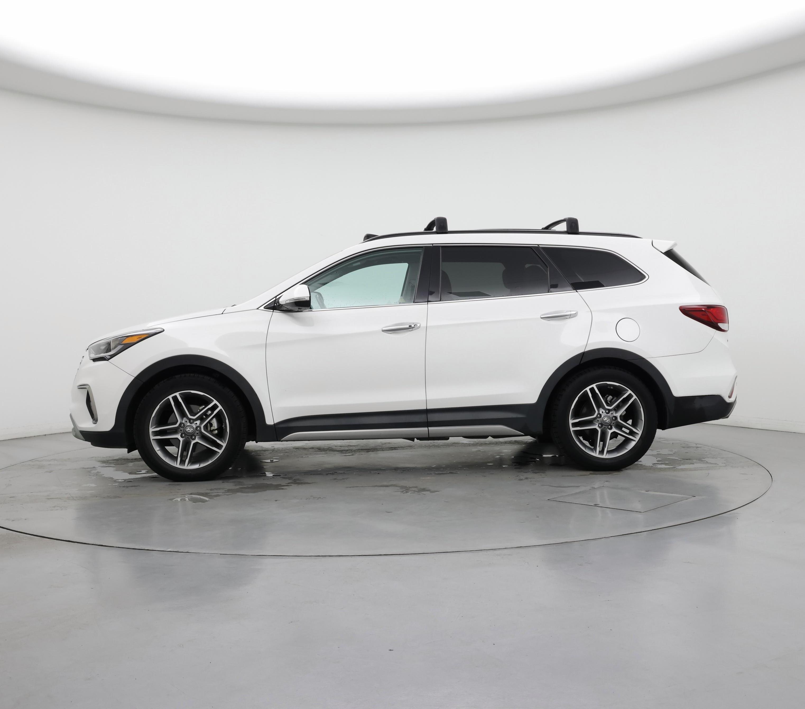 Thumbnail: 2018 Hyundai Santa Fe - 3