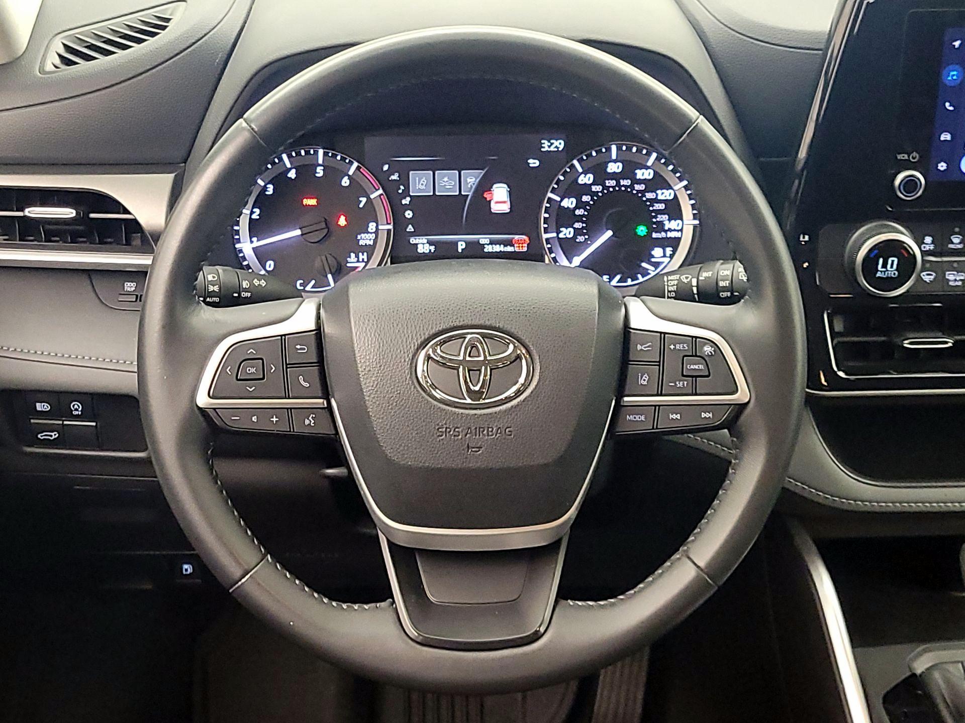 Thumbnail: 2024 Toyota Highlander - 10