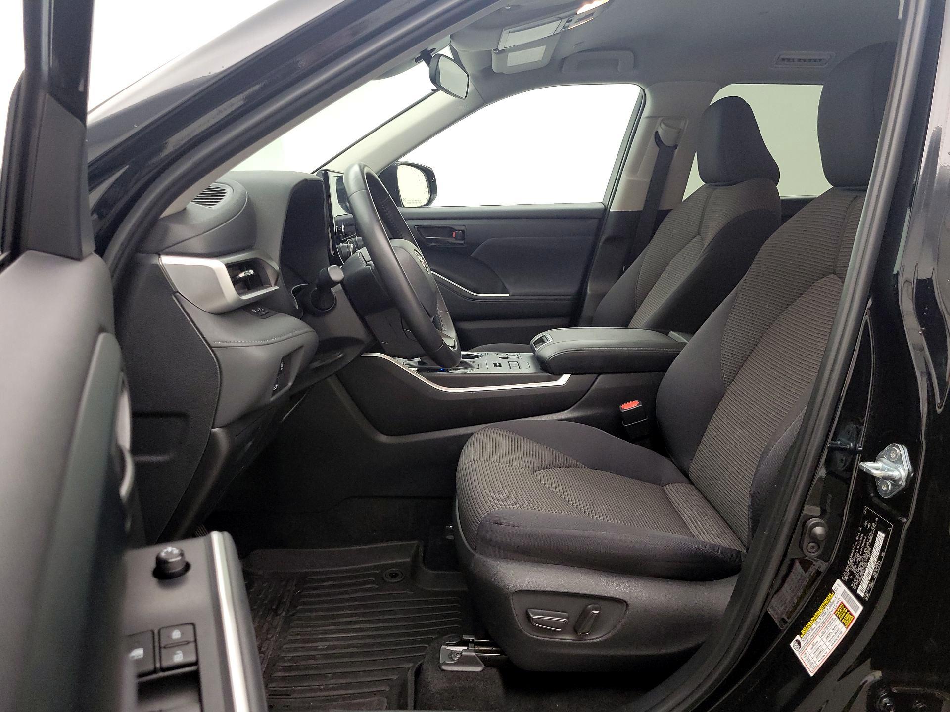 Thumbnail: 2024 Toyota Highlander - 11
