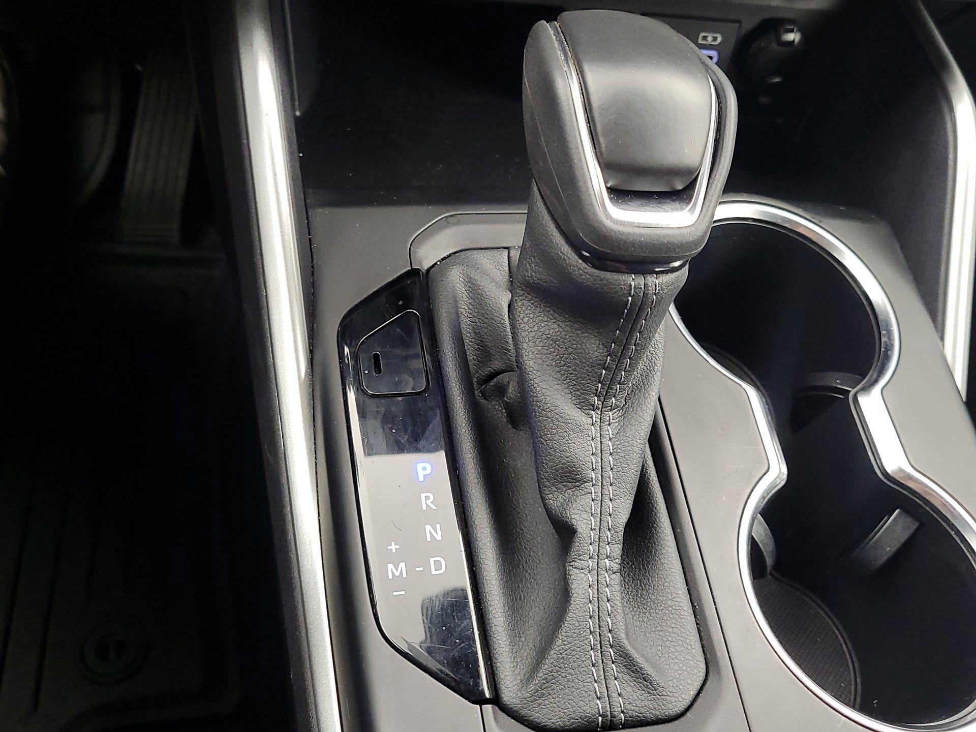 Thumbnail: 2024 Toyota Highlander - 17