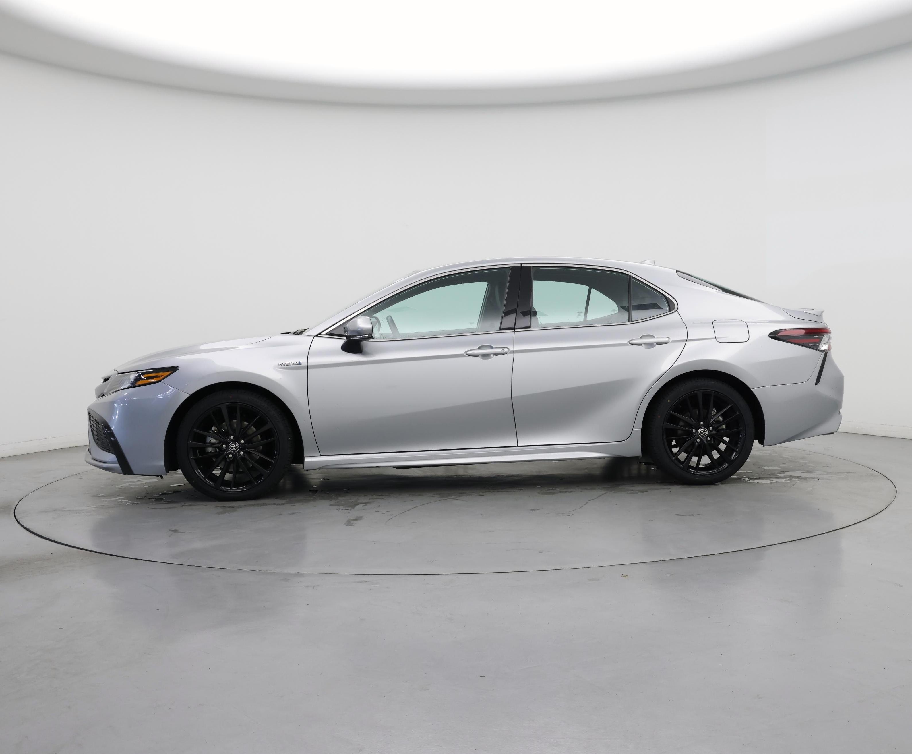 Thumbnail: 2021 Toyota Camry - 3