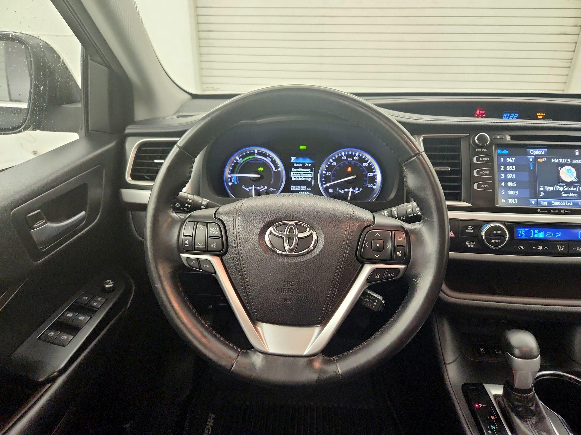Thumbnail: 2017 Toyota Highlander - 10