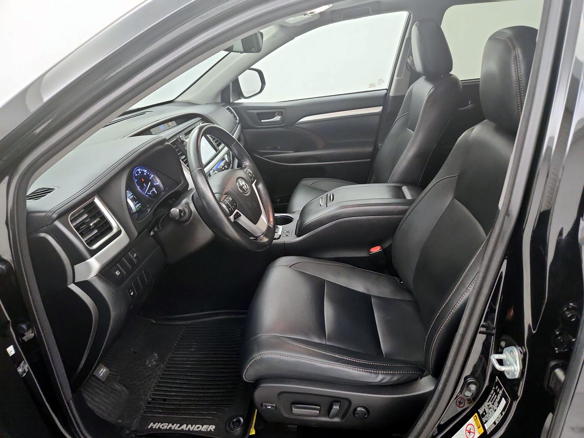 Thumbnail: 2017 Toyota Highlander - 11