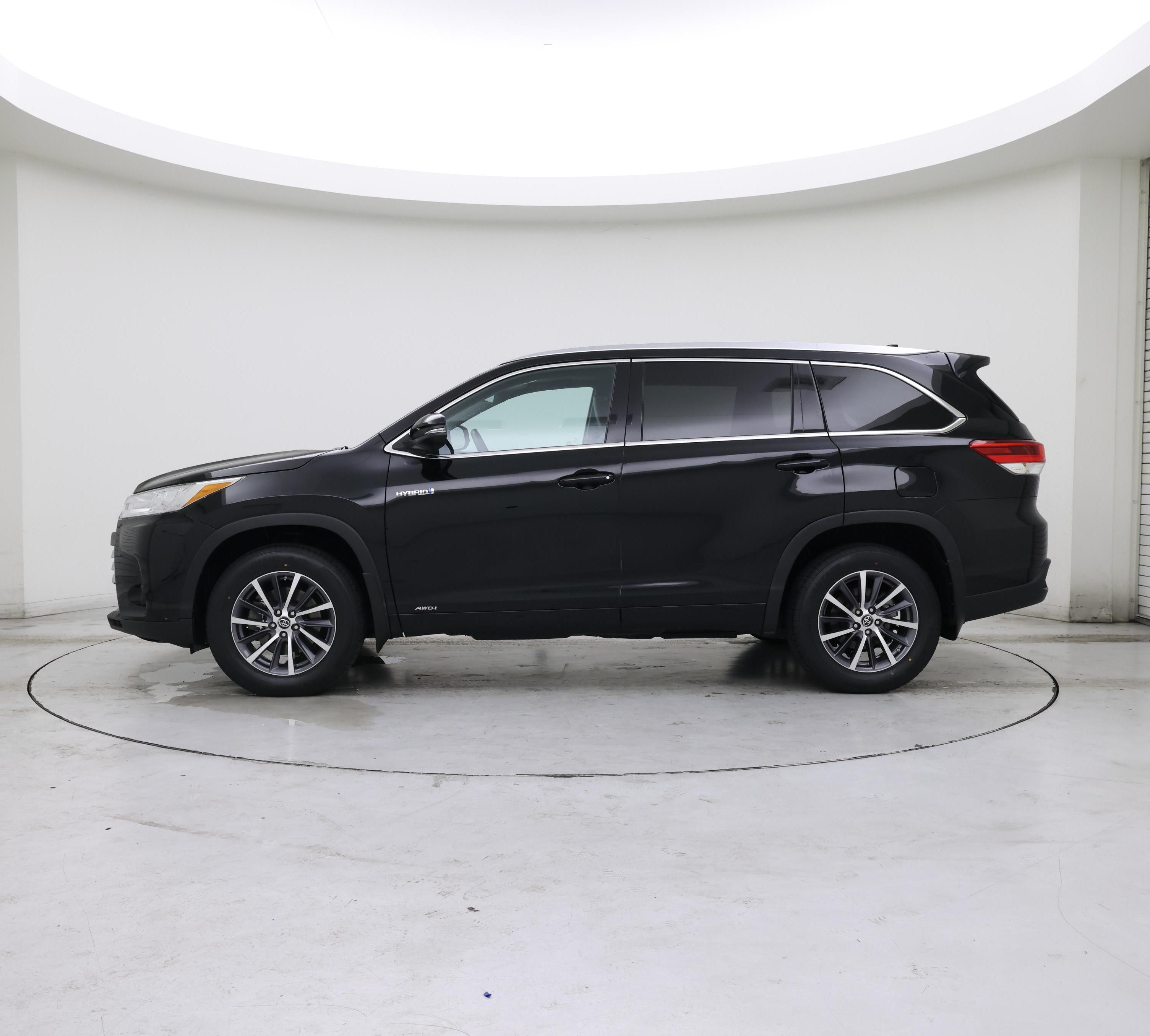 Thumbnail: 2017 Toyota Highlander - 3