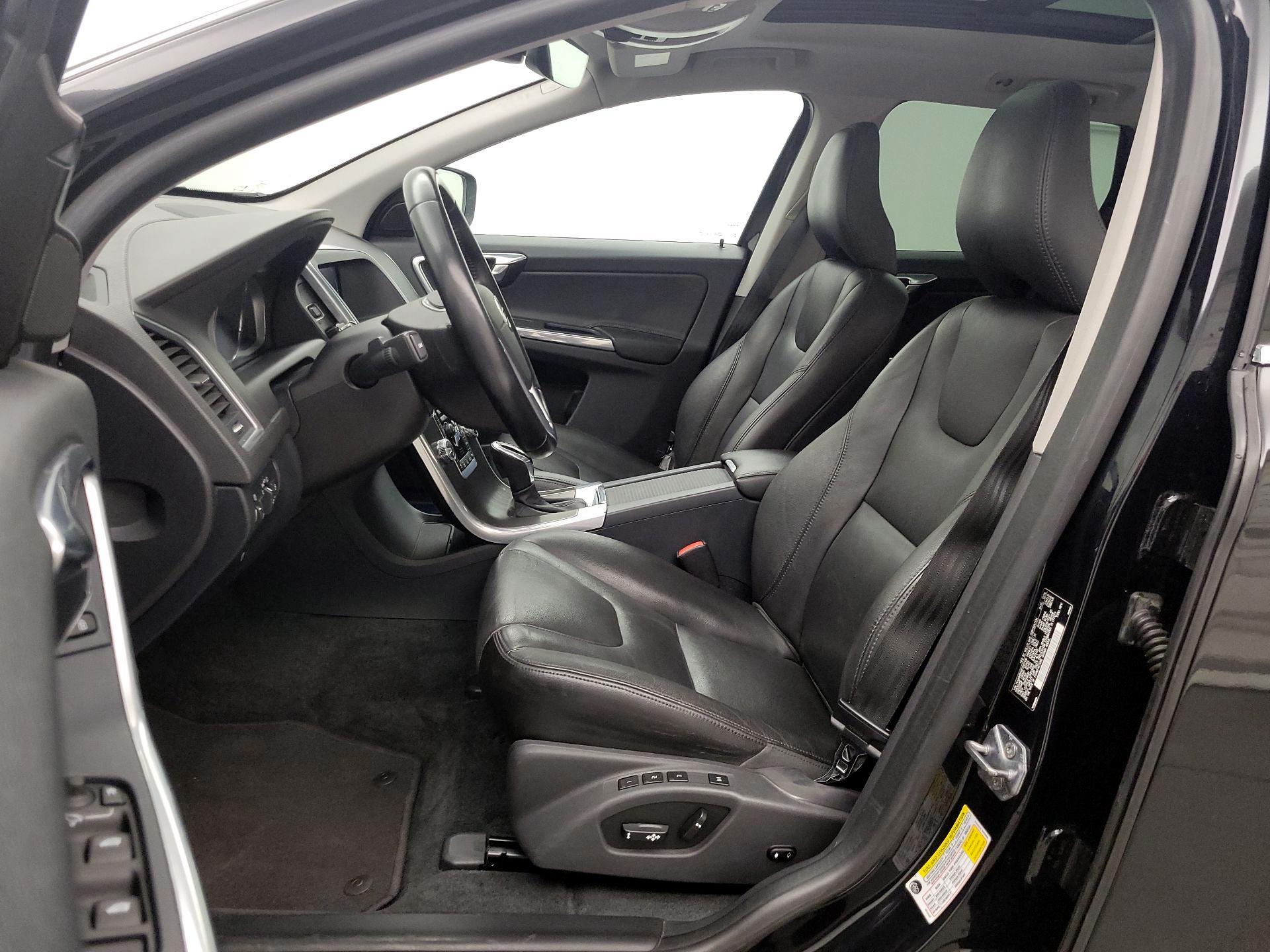 Thumbnail: 2015 Volvo XC60 - 11