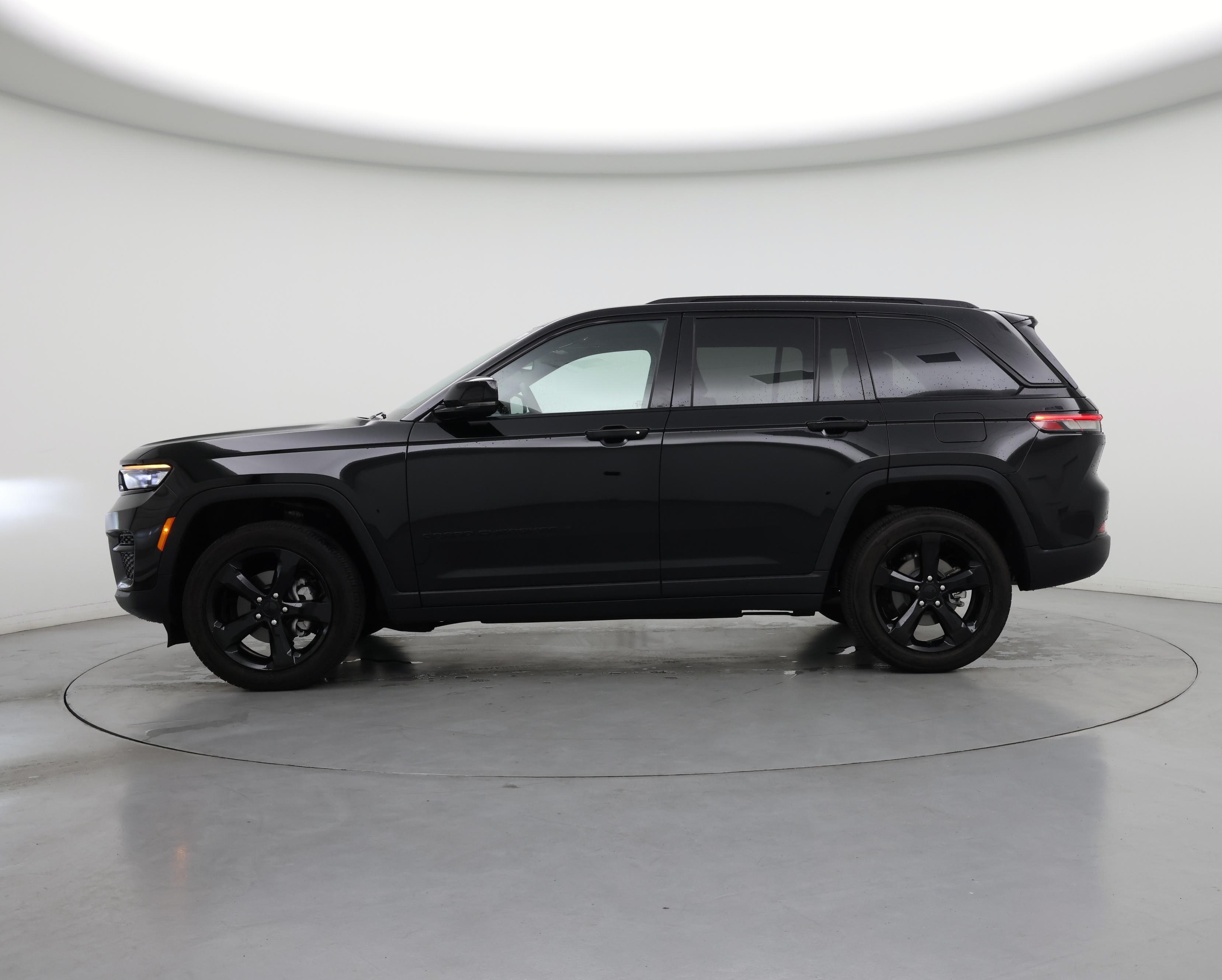 Thumbnail: 2024 Jeep Grand Cherokee - 3