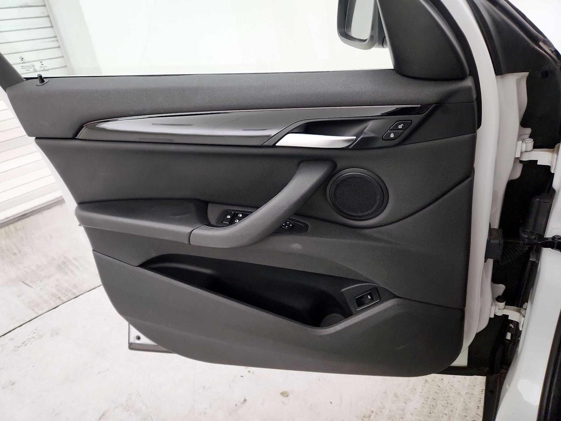 Thumbnail: 2016 BMW X1 - 12