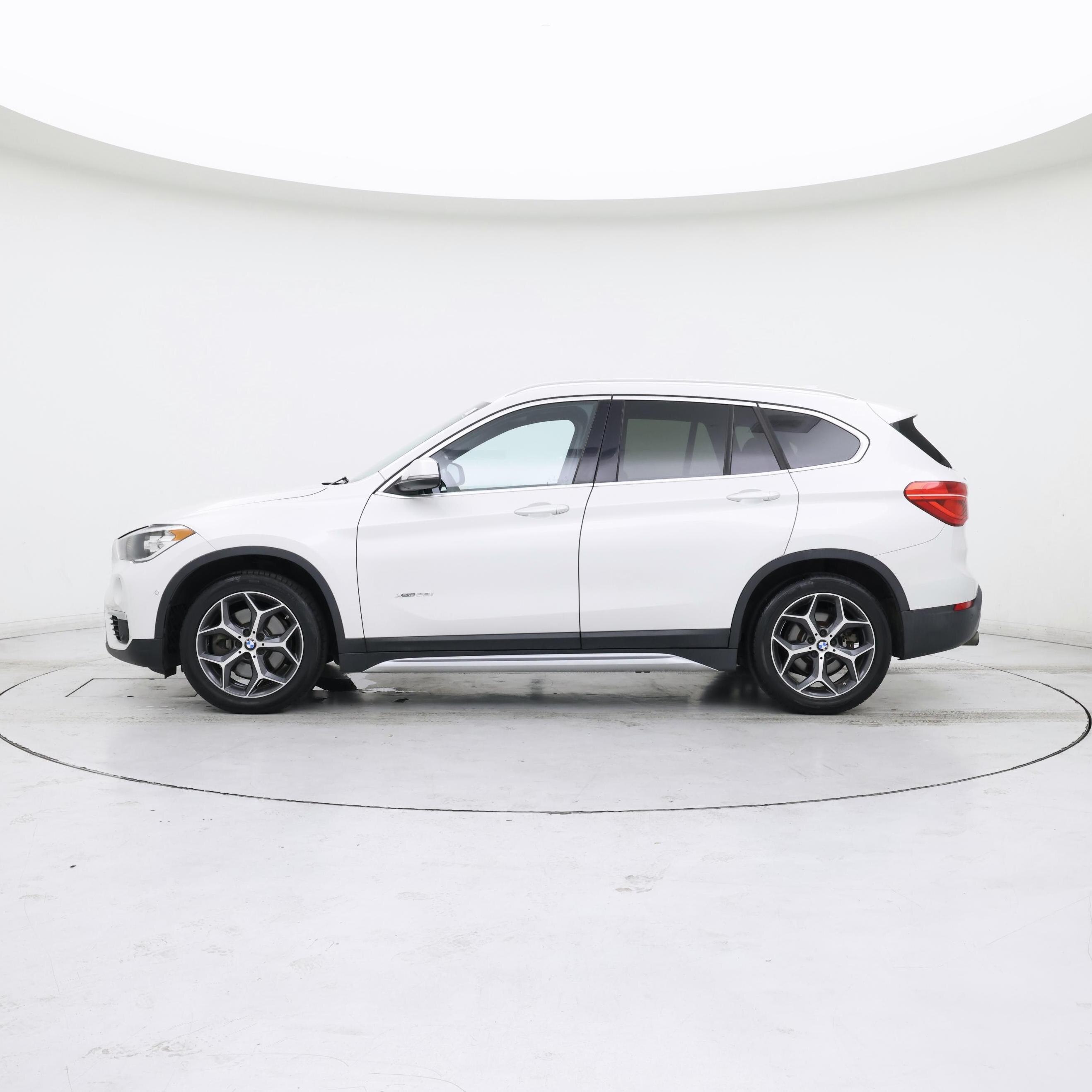 Thumbnail: 2016 BMW X1 - 3