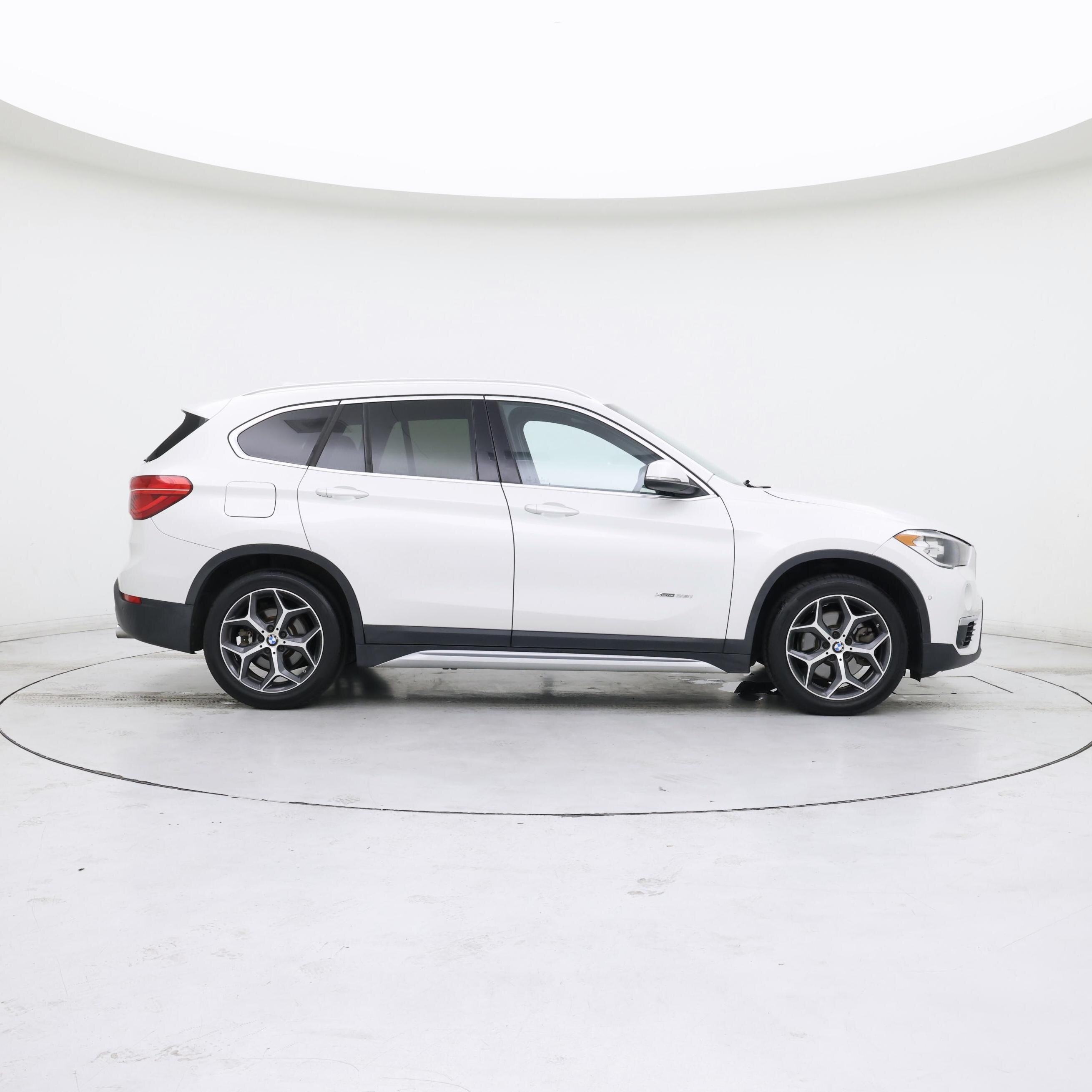 Thumbnail: 2016 BMW X1 - 7