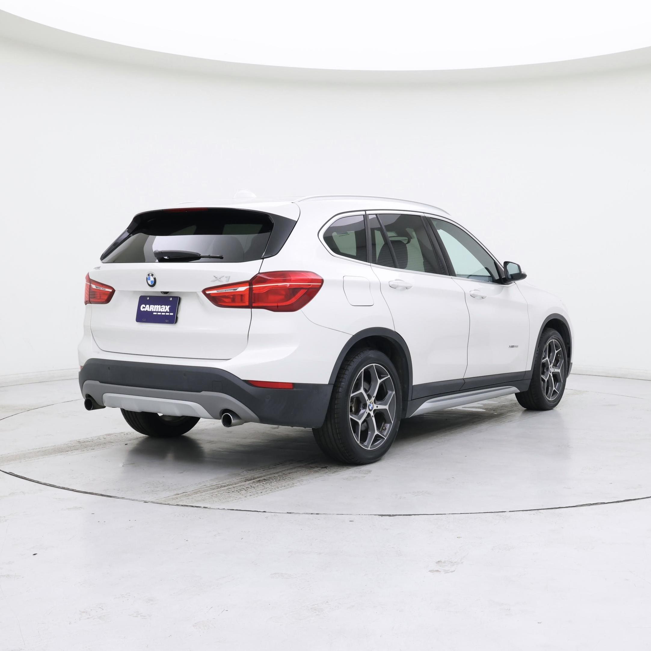 Thumbnail: 2016 BMW X1 - 8