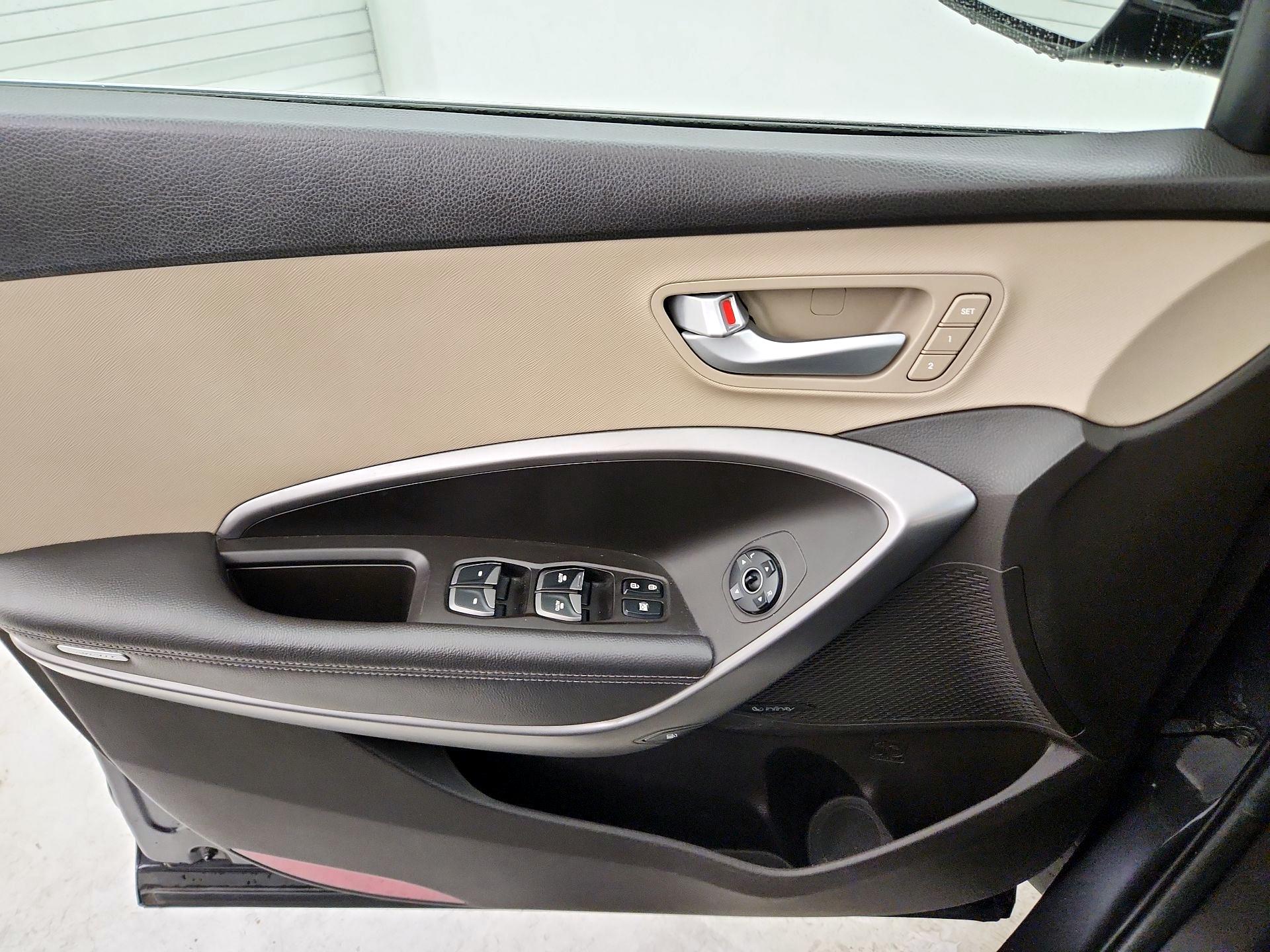 Thumbnail: 2015 Hyundai Santa Fe - 12