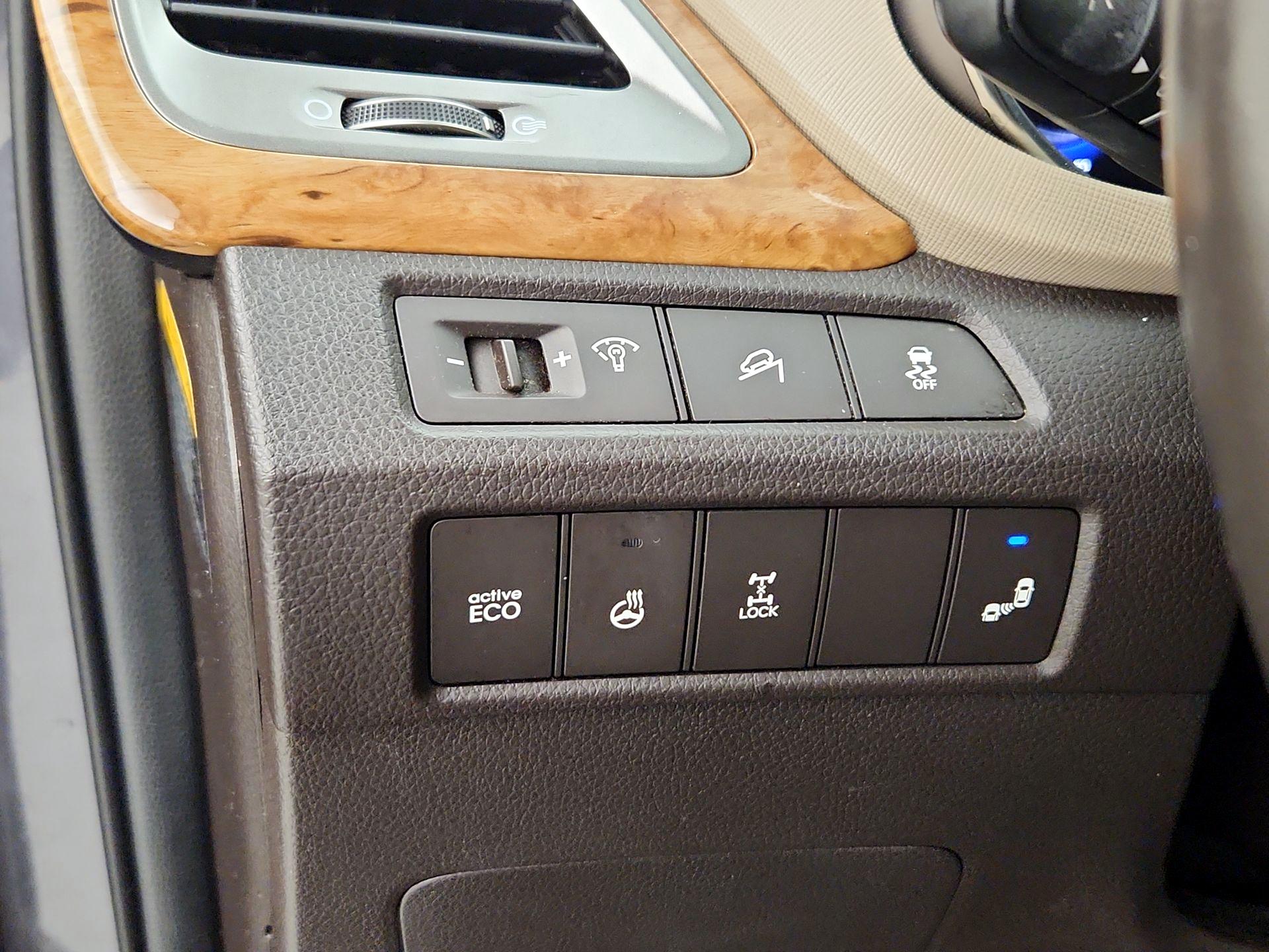 Thumbnail: 2015 Hyundai Santa Fe - 13