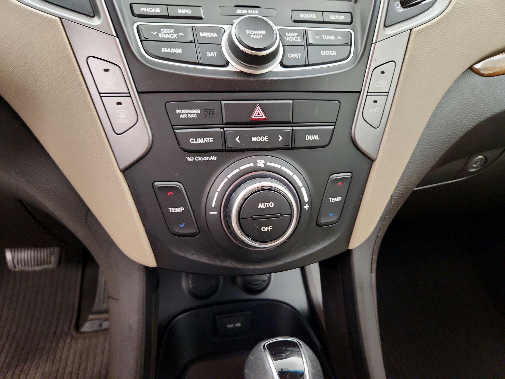 Thumbnail: 2015 Hyundai Santa Fe - 16