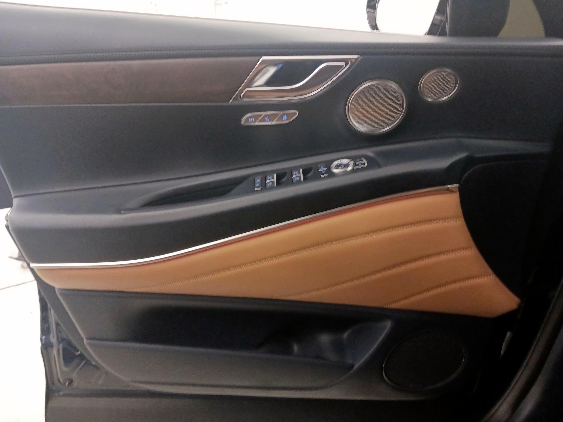 Thumbnail: 2022 Genesis GV80 - 12