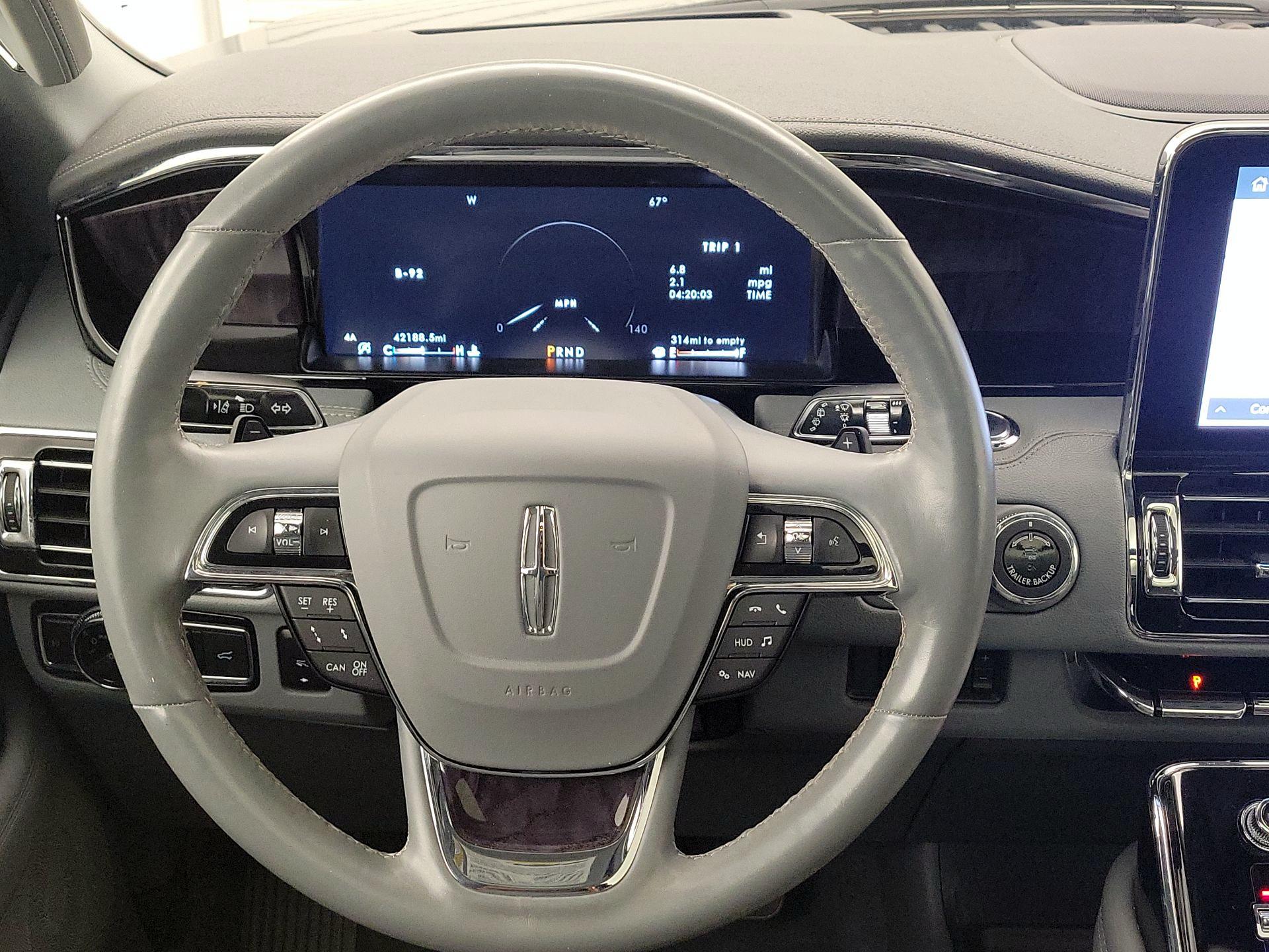 Thumbnail: 2021 Lincoln Navigator - 10