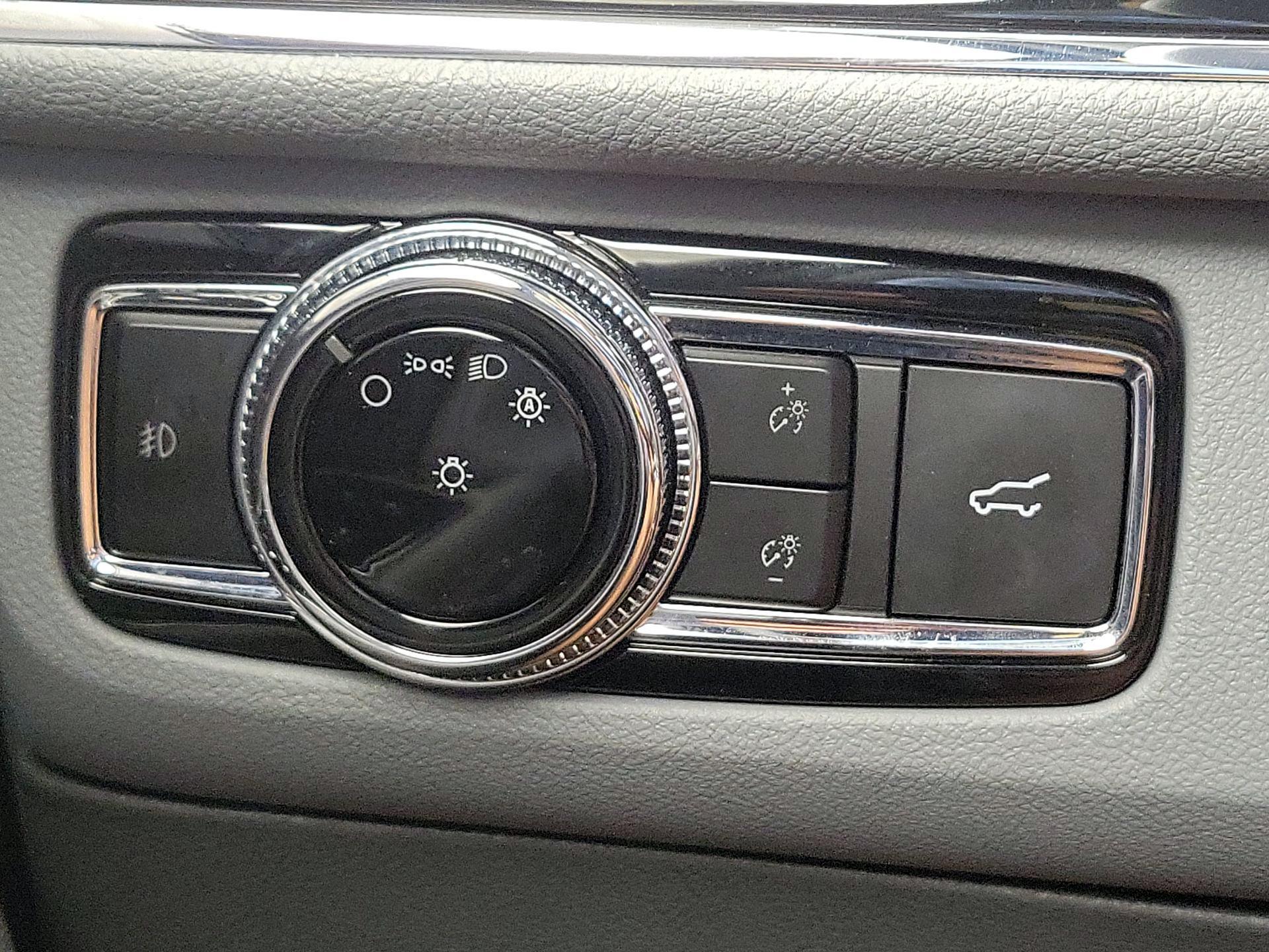 Thumbnail: 2021 Lincoln Navigator - 13